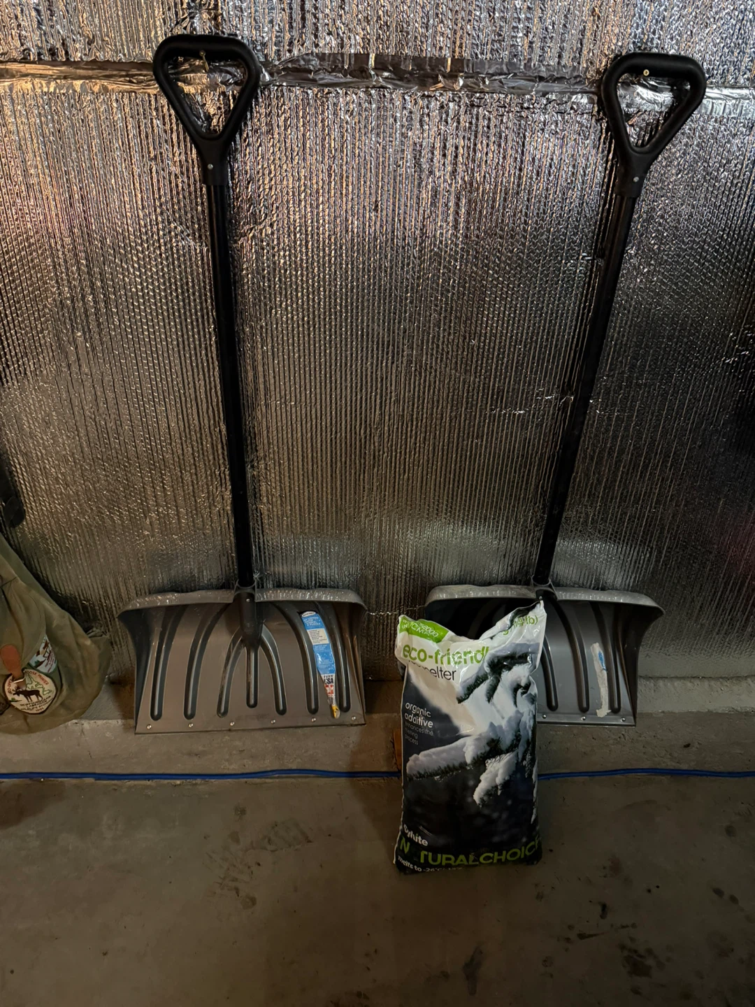 2 Snow Shovels and Eco-Friendly Ice Melter