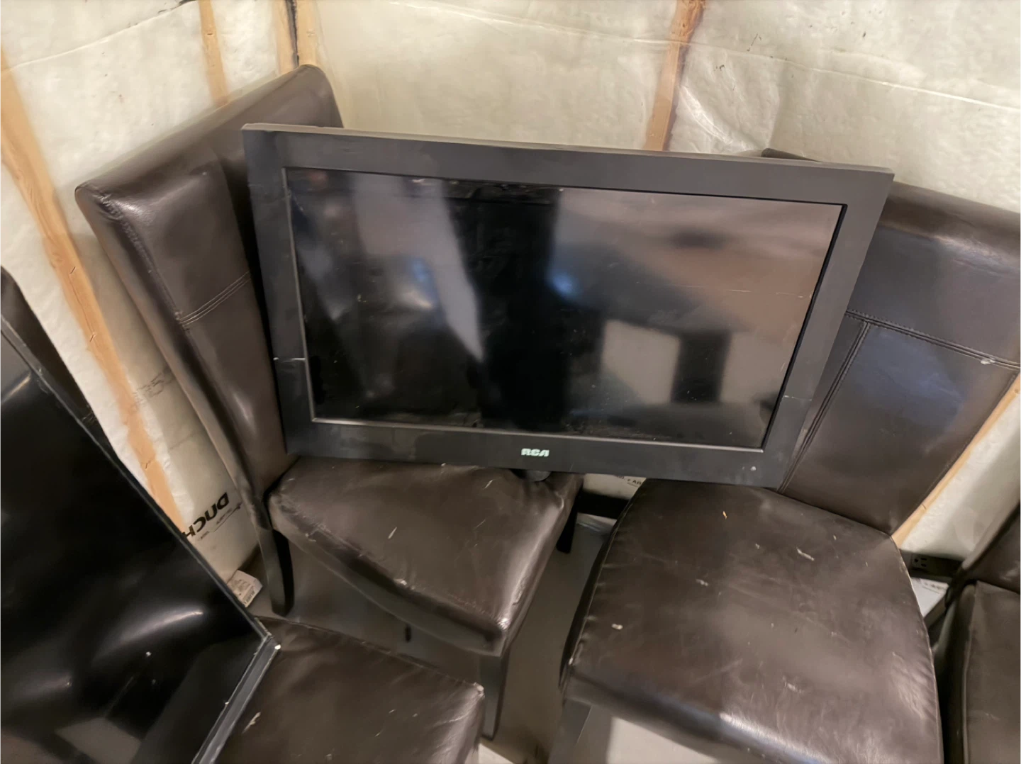 RCA 32" LCD TV - photo 3