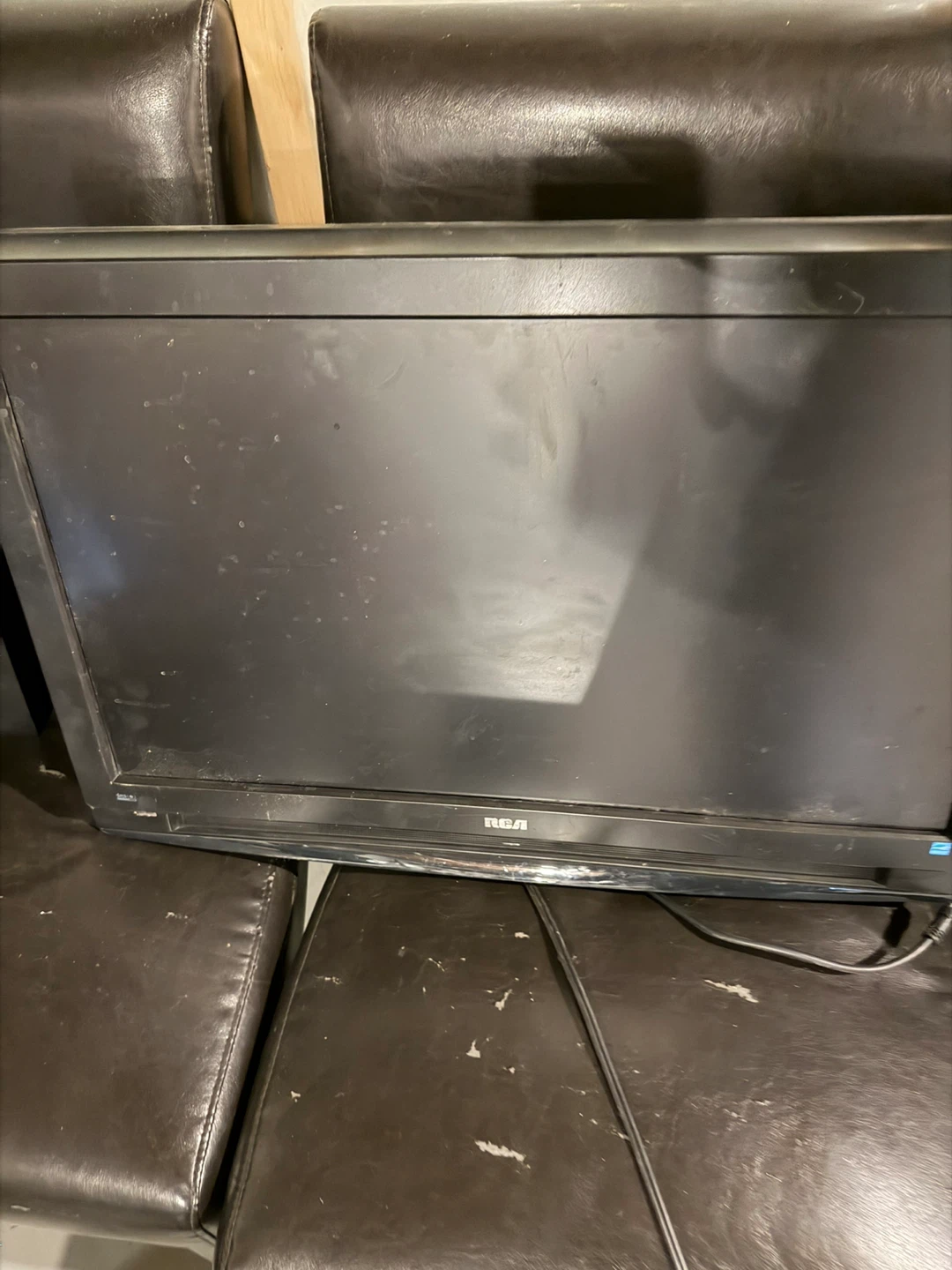 RCA 32" LCD TV - photo 5