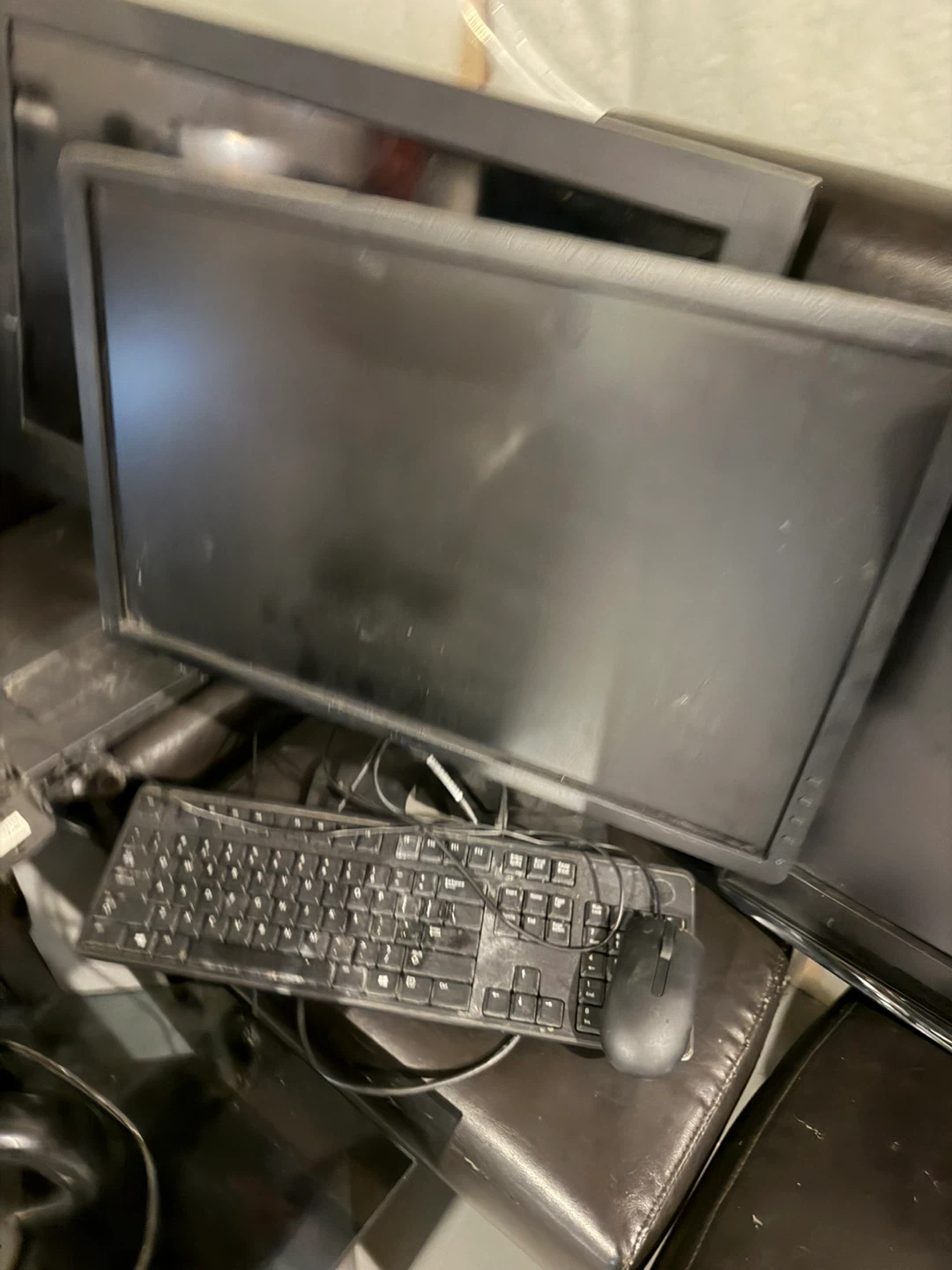 HP Desktop Computer Tower with Monitor, Keyboard, and Mouse - photo 2