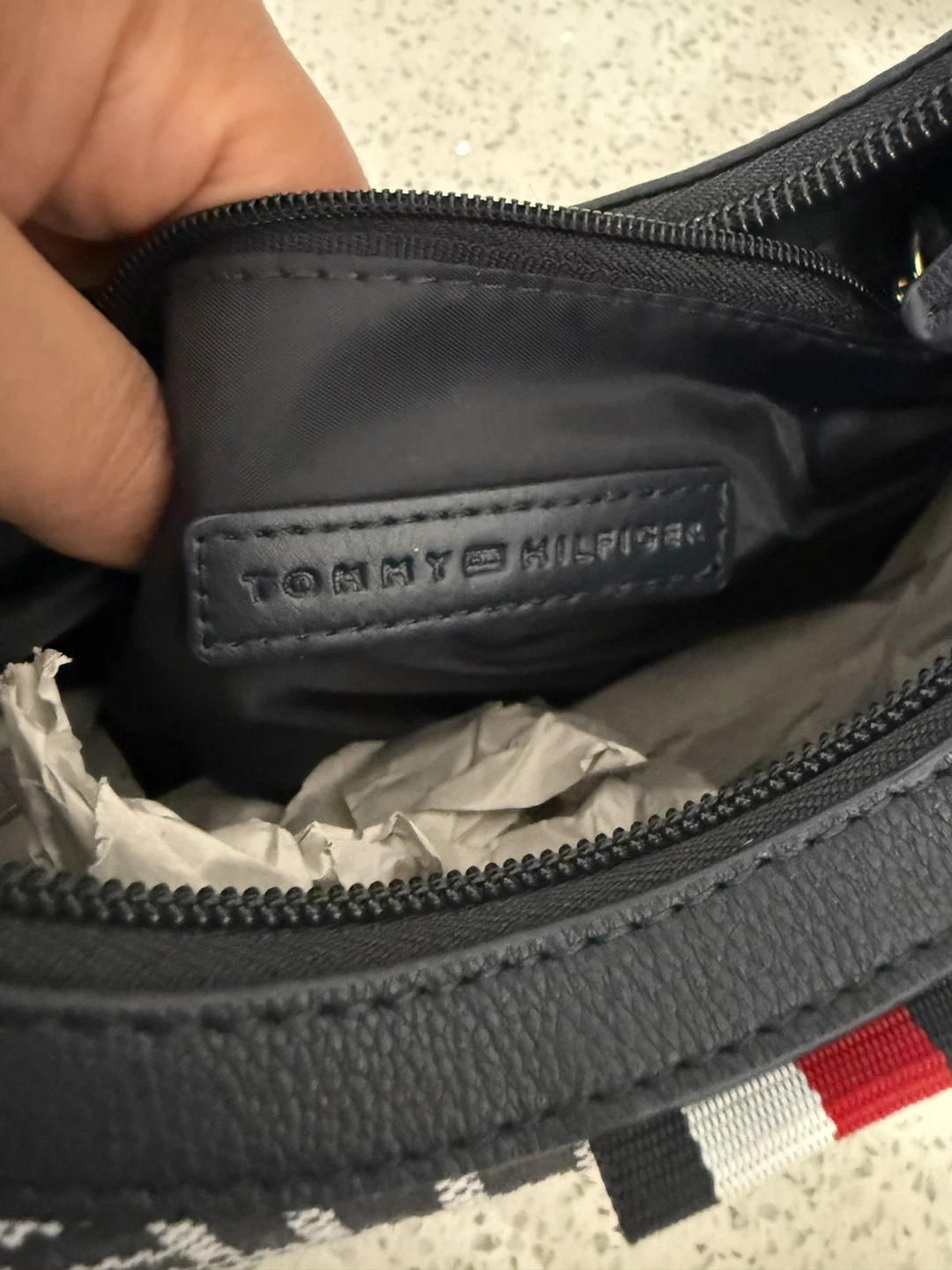 Tommy Hilfiger Monogram Shoulder Bag - photo 4