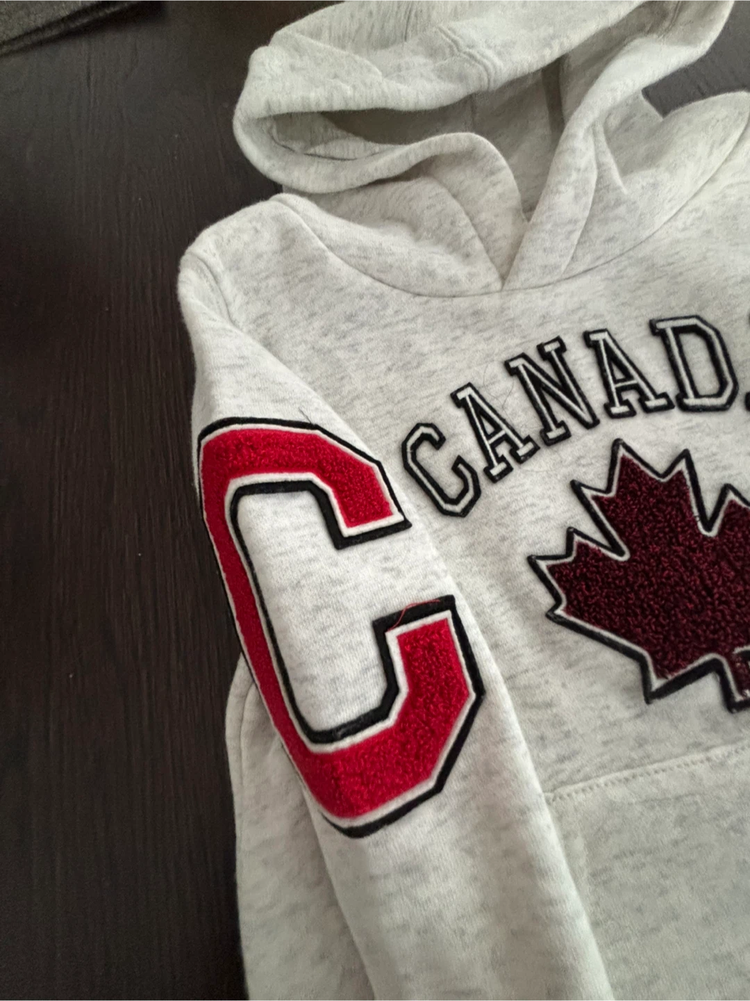Child Size 2/3. New Hudson’s Bay Canada Maple Leaf Hoodie - photo 3