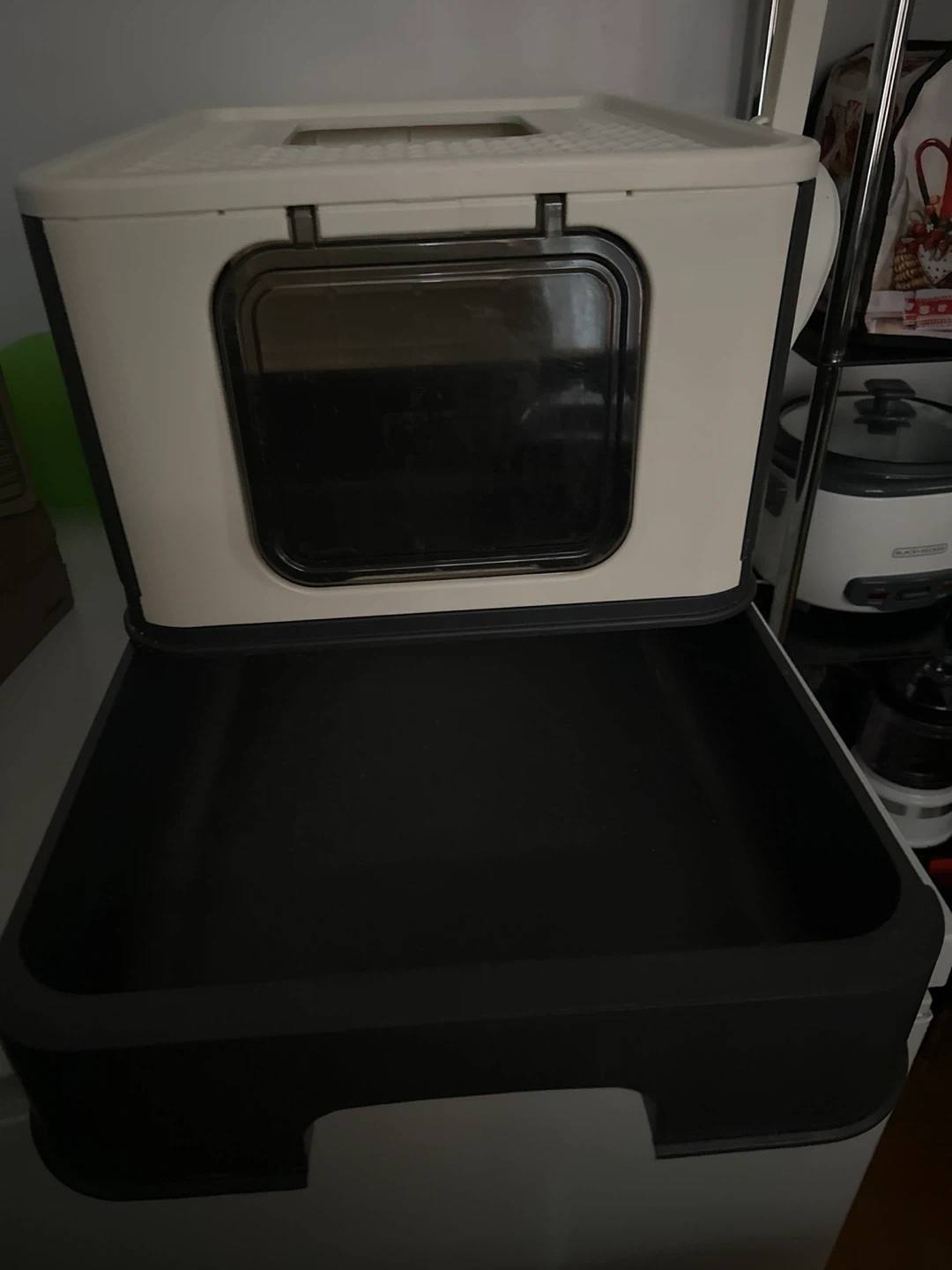 Black & White Cat Litter Box (use like new ) - photo 3