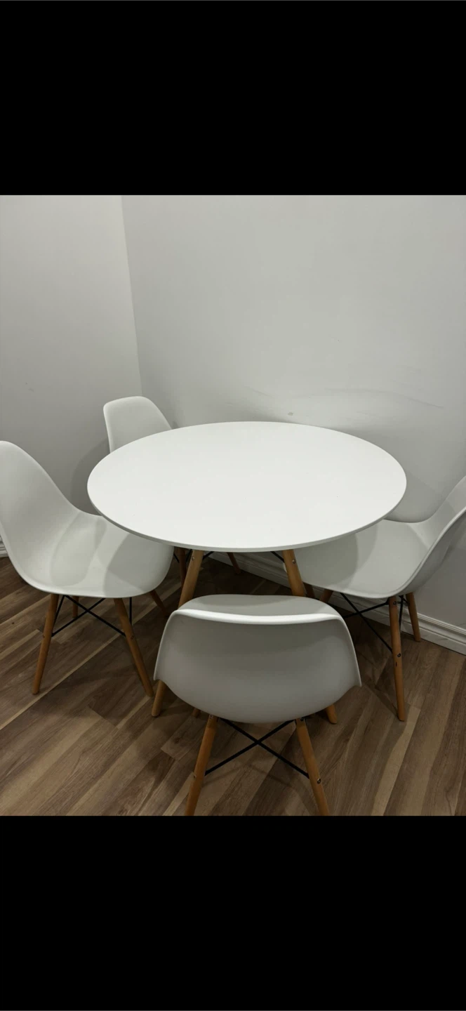 White Round Dining Table with 4 Chairs