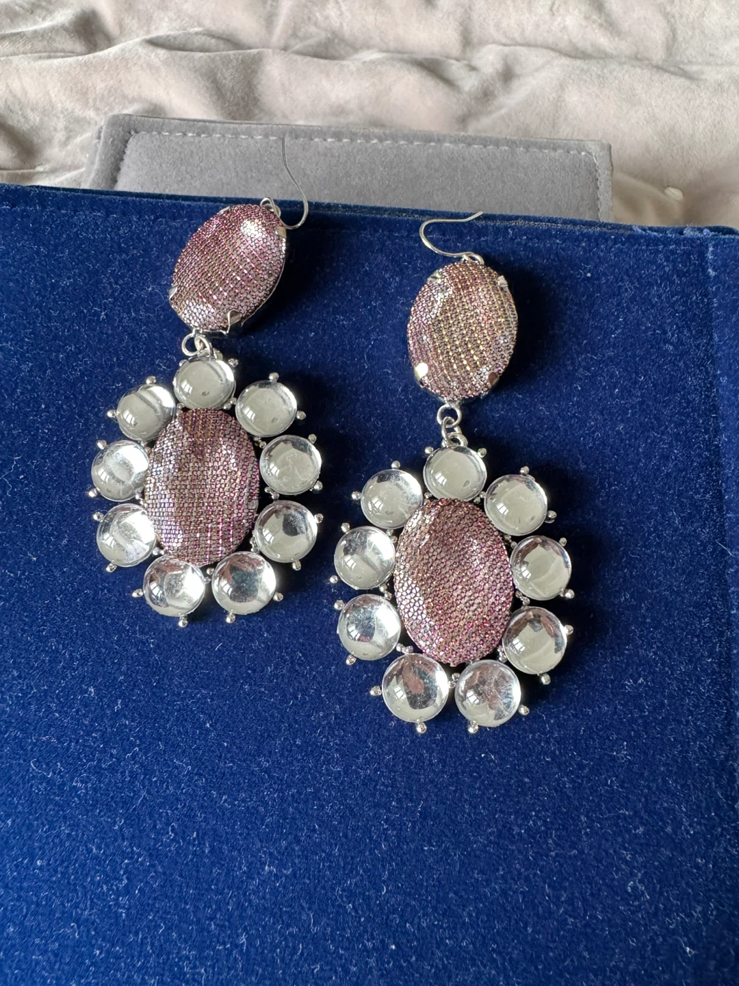 Sparkly Pink Dangle Earrings - photo 5