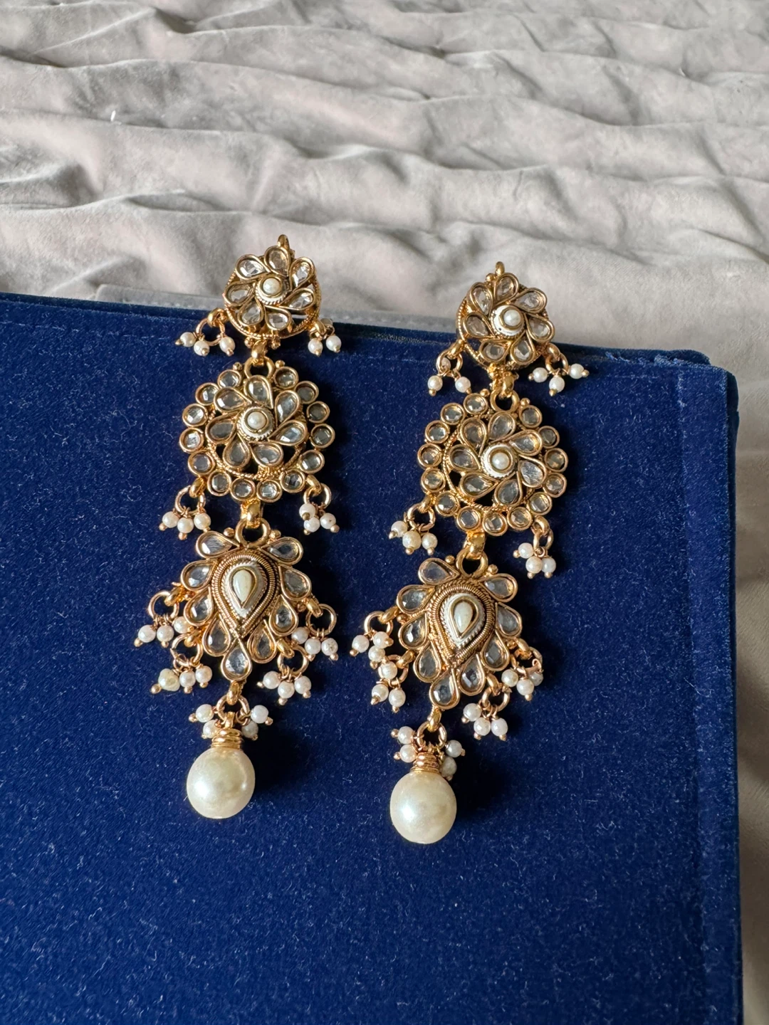Gold coloured statement drop earrings with pearl details - photo 2