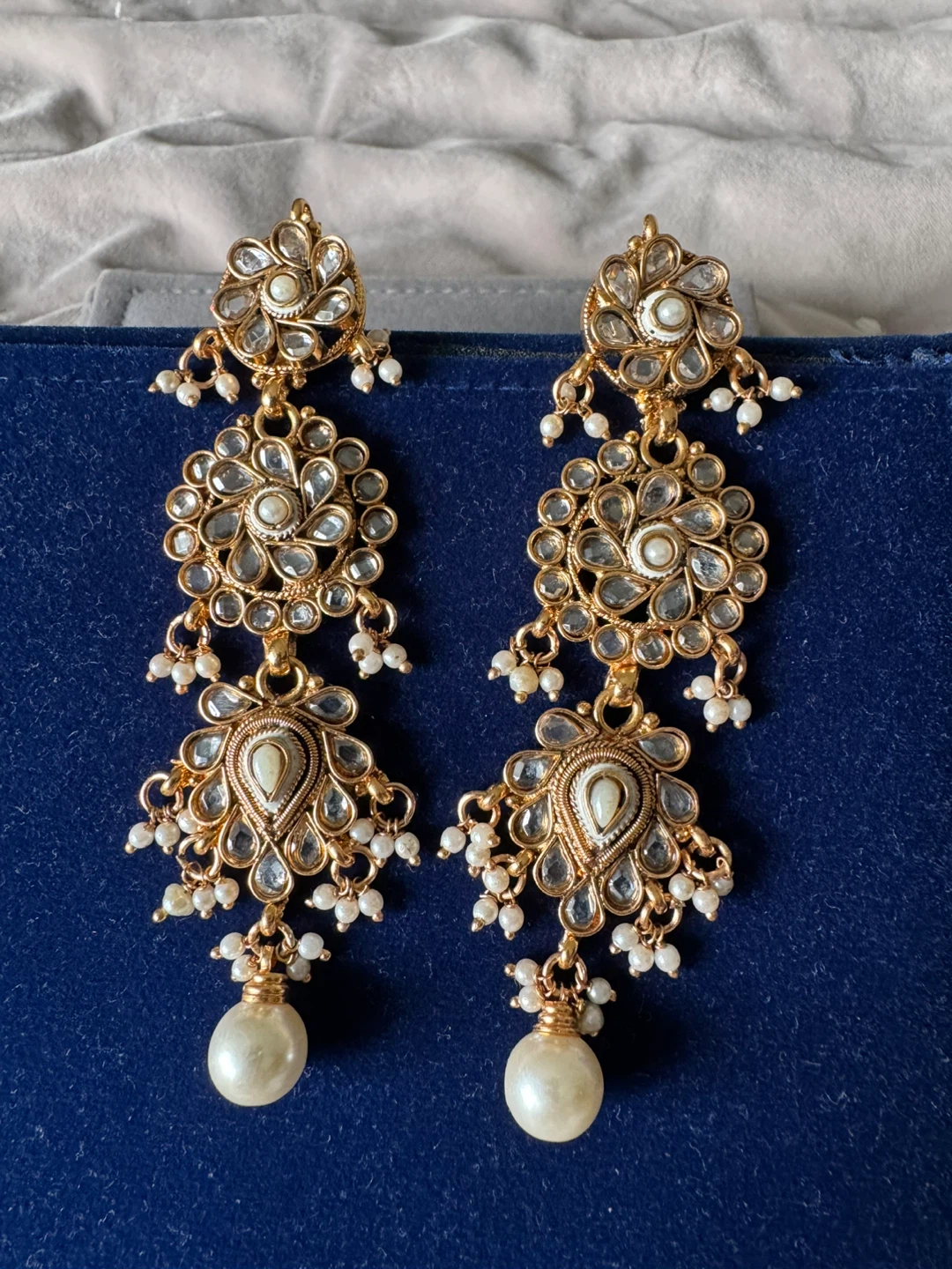 Gold coloured statement drop earrings with pearl details - photo 3