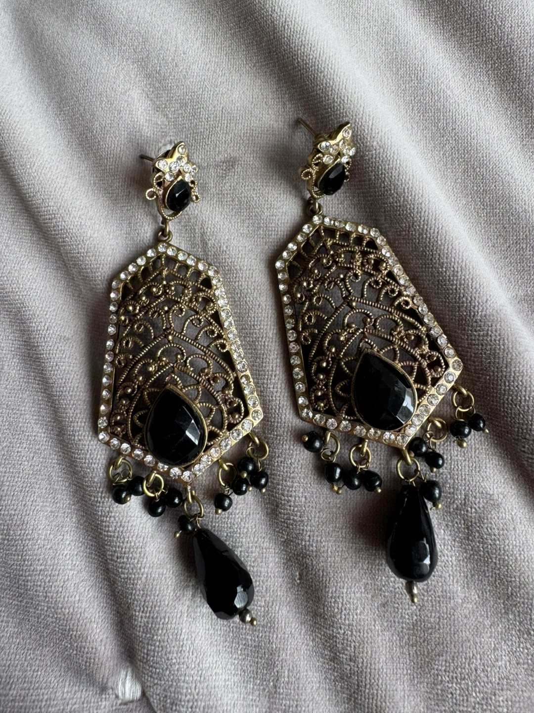 Gold Tone Filigree Dangle Earrings with Black Gems - photo 4