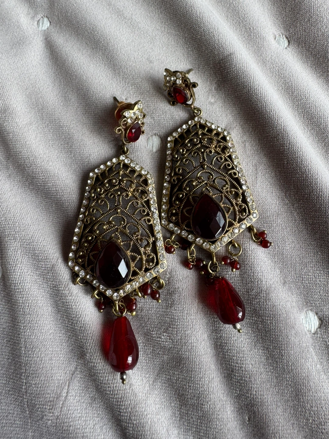 Vintage-style red stone dangle earrings - photo 2