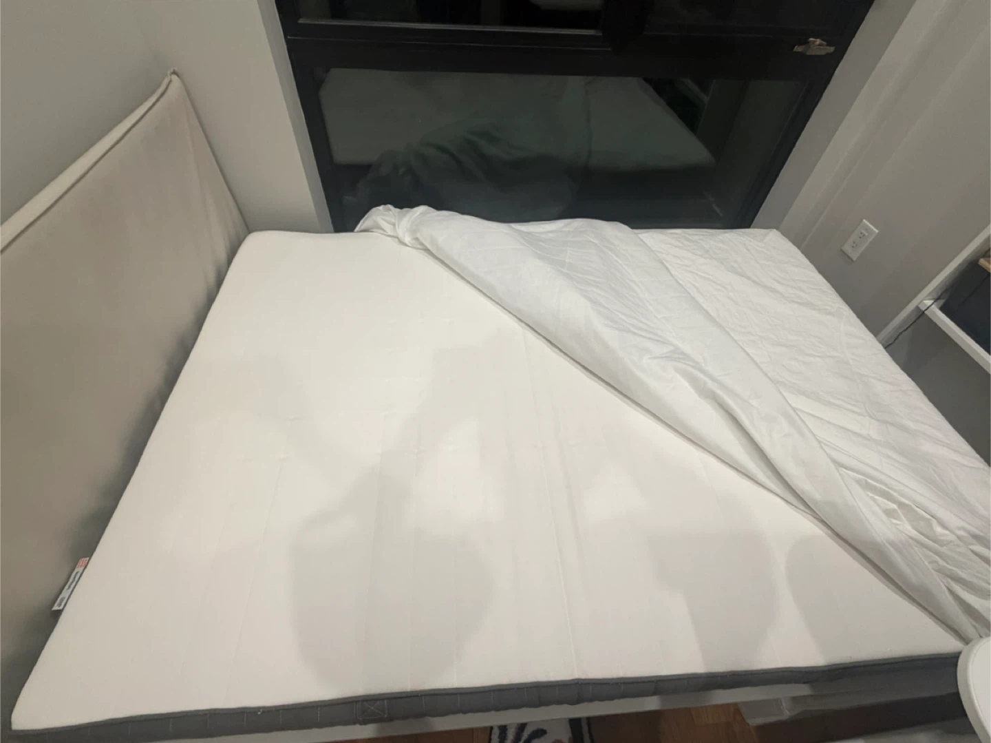 Free Queen-size Mattress (in great condition!!)