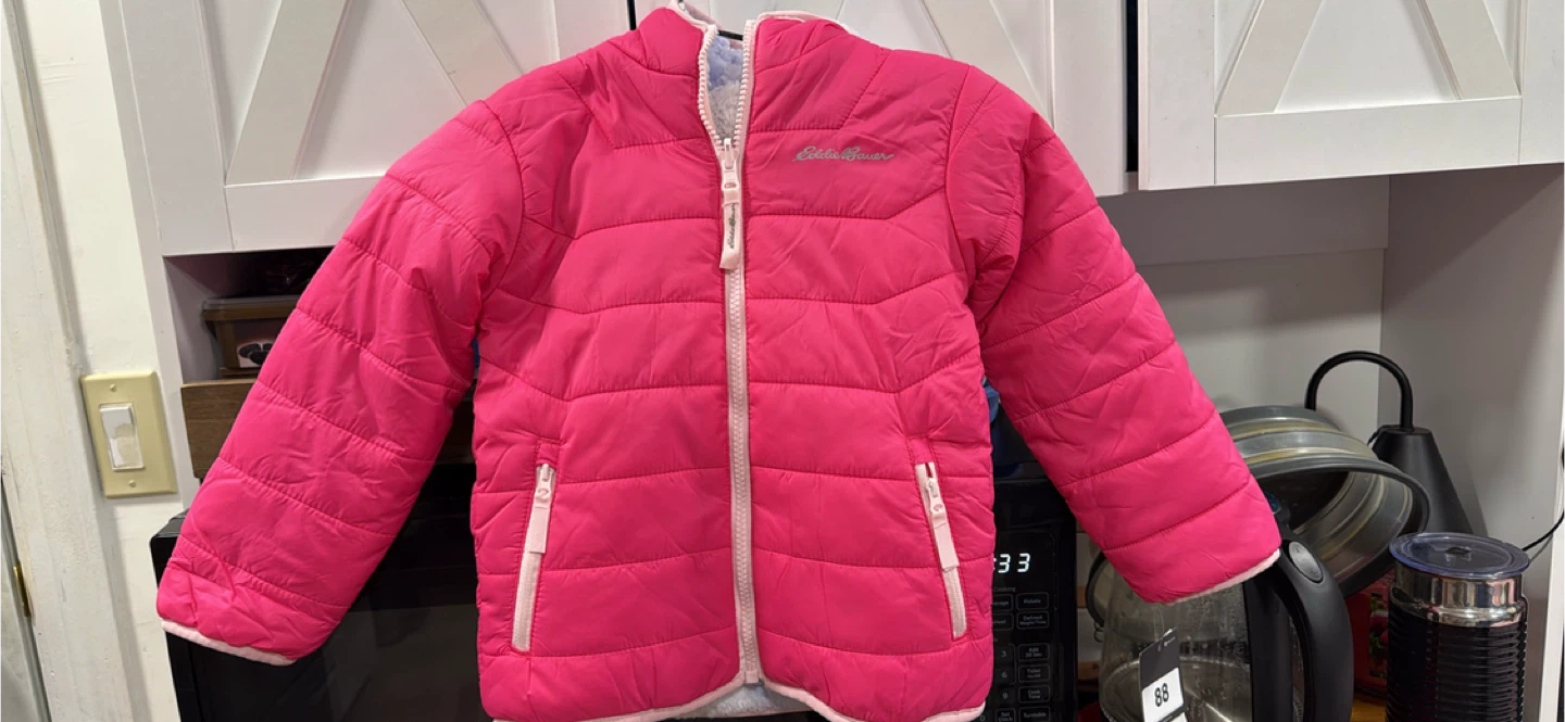 New XXS Eddie Bauer Puffer Jacket Magenta  MSRP 89$ - photo 2