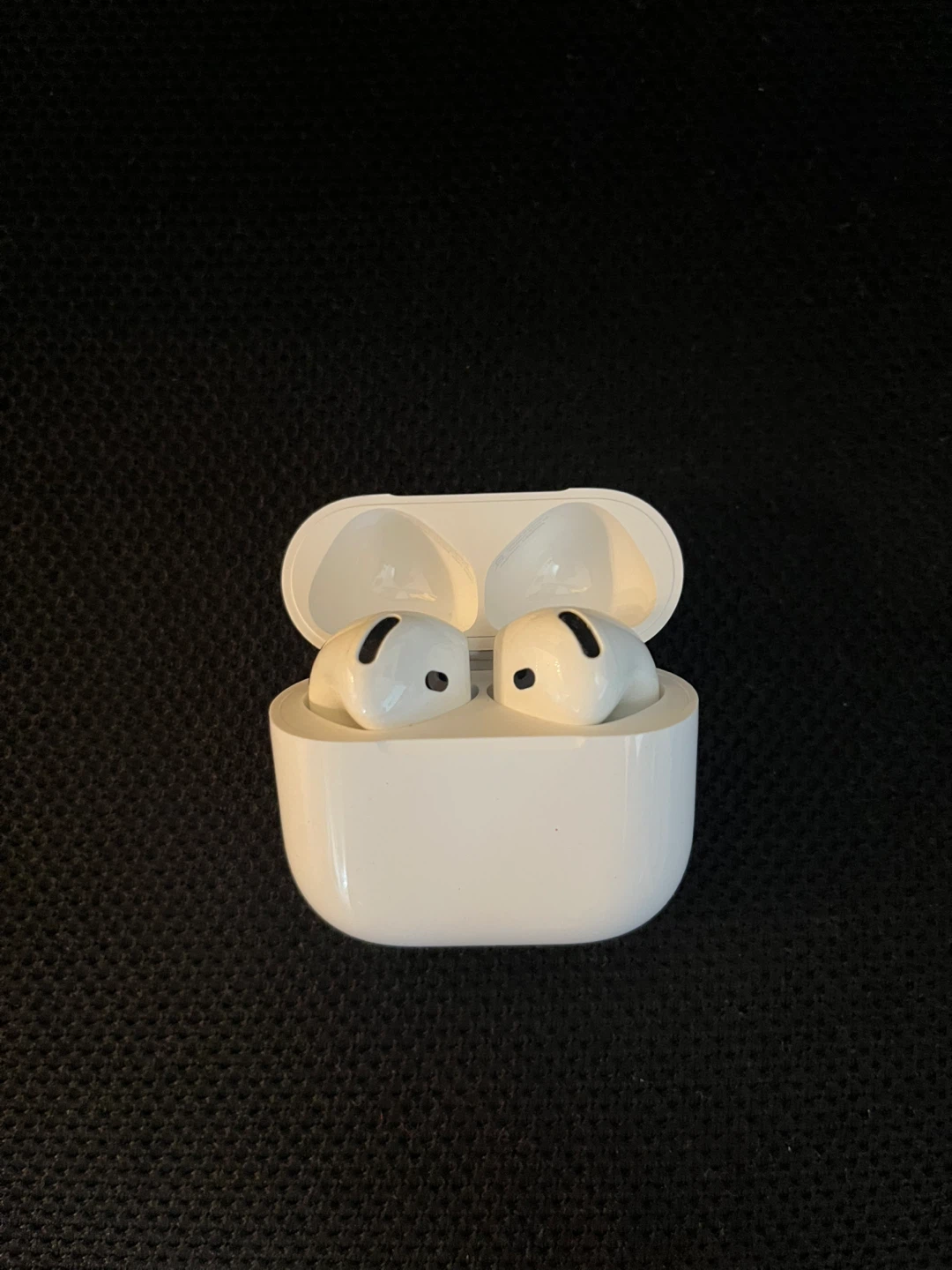 Apple AirPods 4 with Active Noise Cancellation