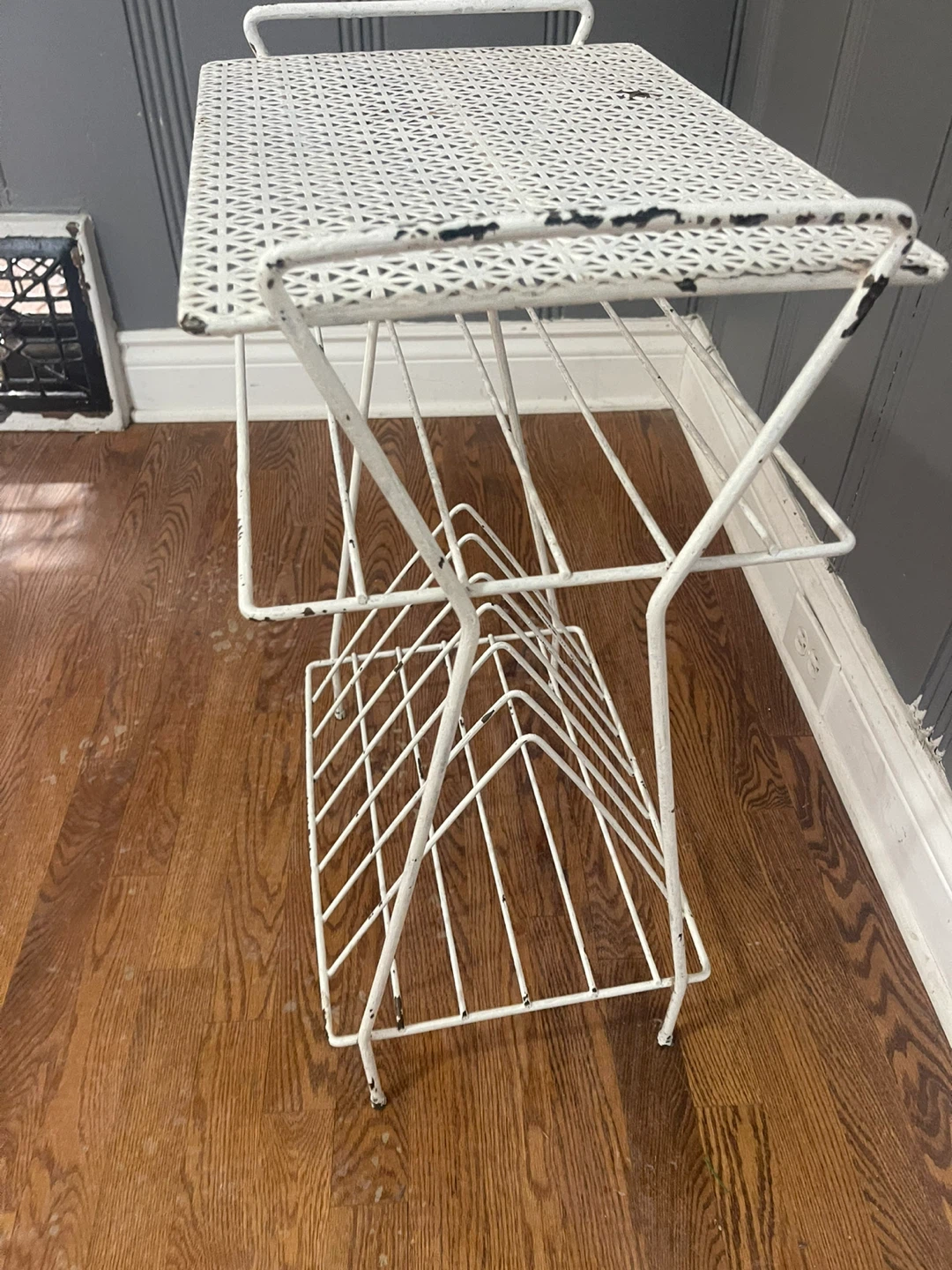 Vintage White Metal Magazine Rack Stand - photo 4