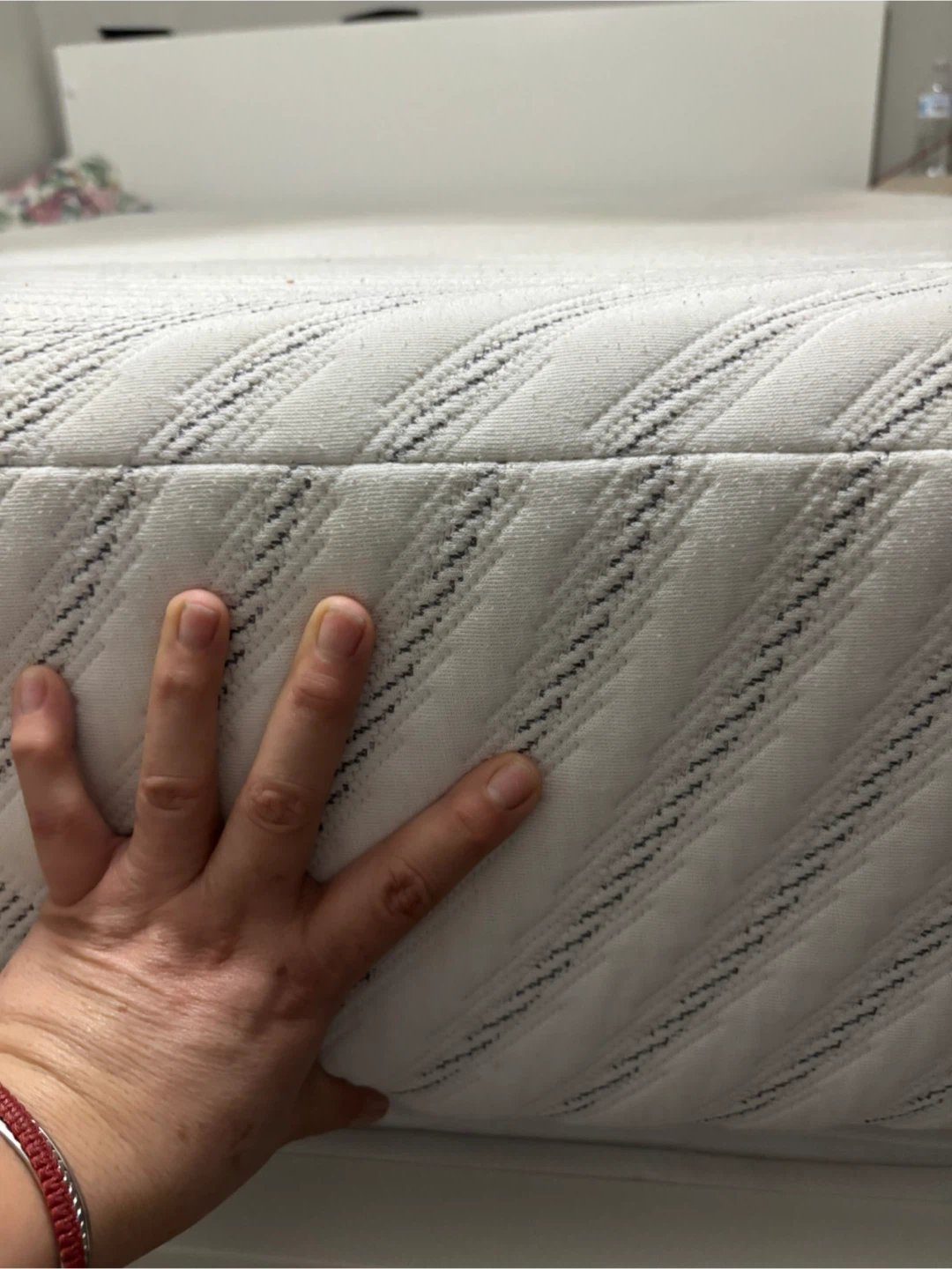 Sealy Mattress que en - photo 2