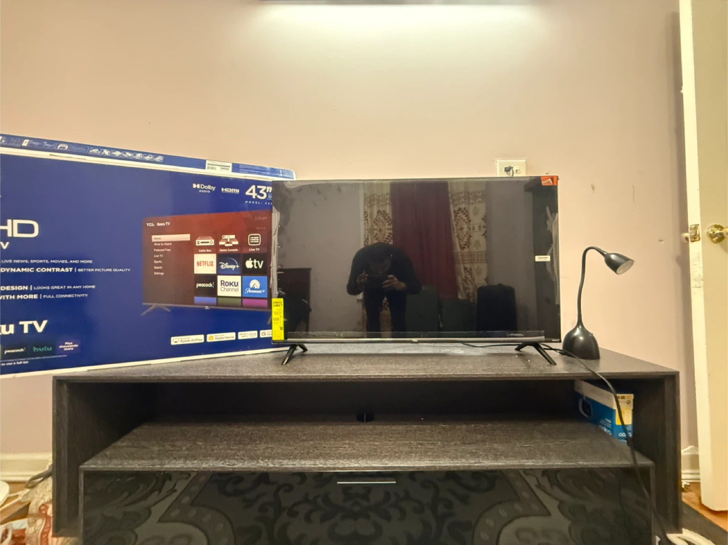 TCL 43" Full HD 1080p Roku Smart TV - photo 2