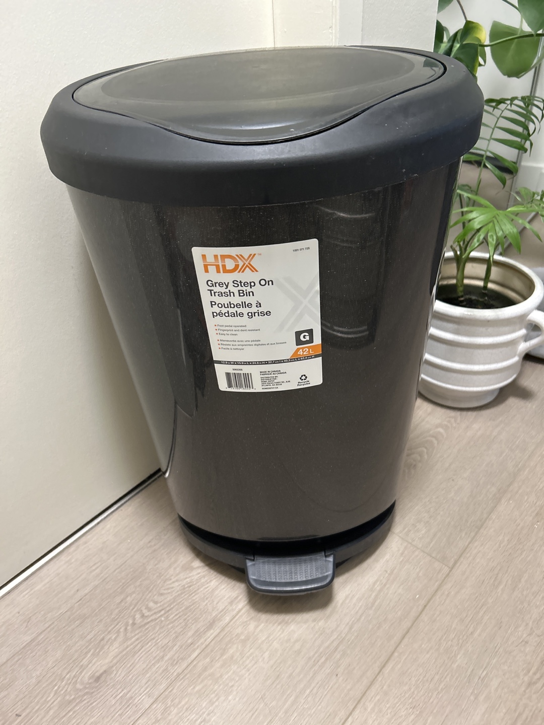 HDX Grey Step On Trash Bin 42L