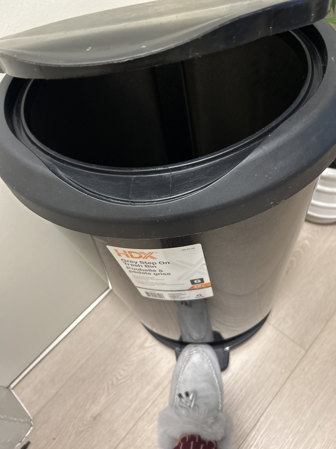 HDX Grey Step On Trash Bin 42L - photo 5