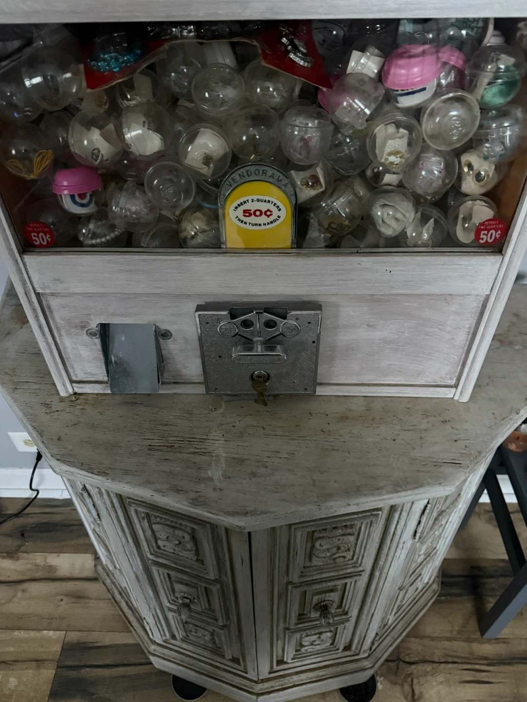 Vendorama 50 Cent 1970s prizes cabinet sold separate!