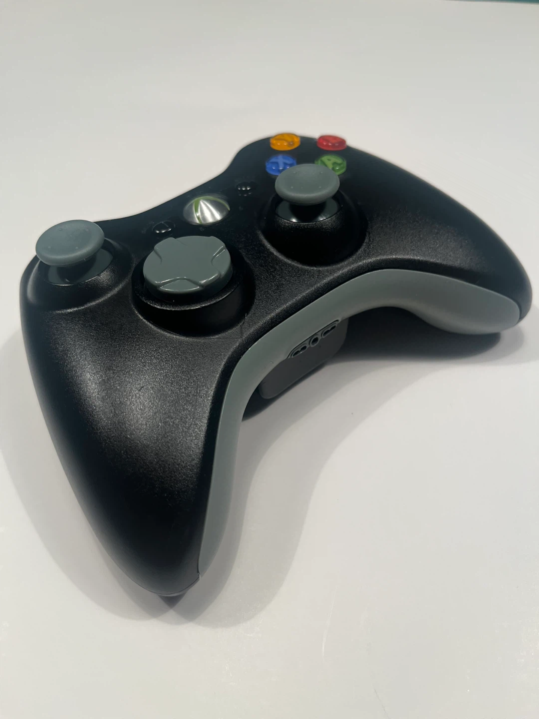 Xbox 360 Wireless Controllers (Black & White) - photo 4