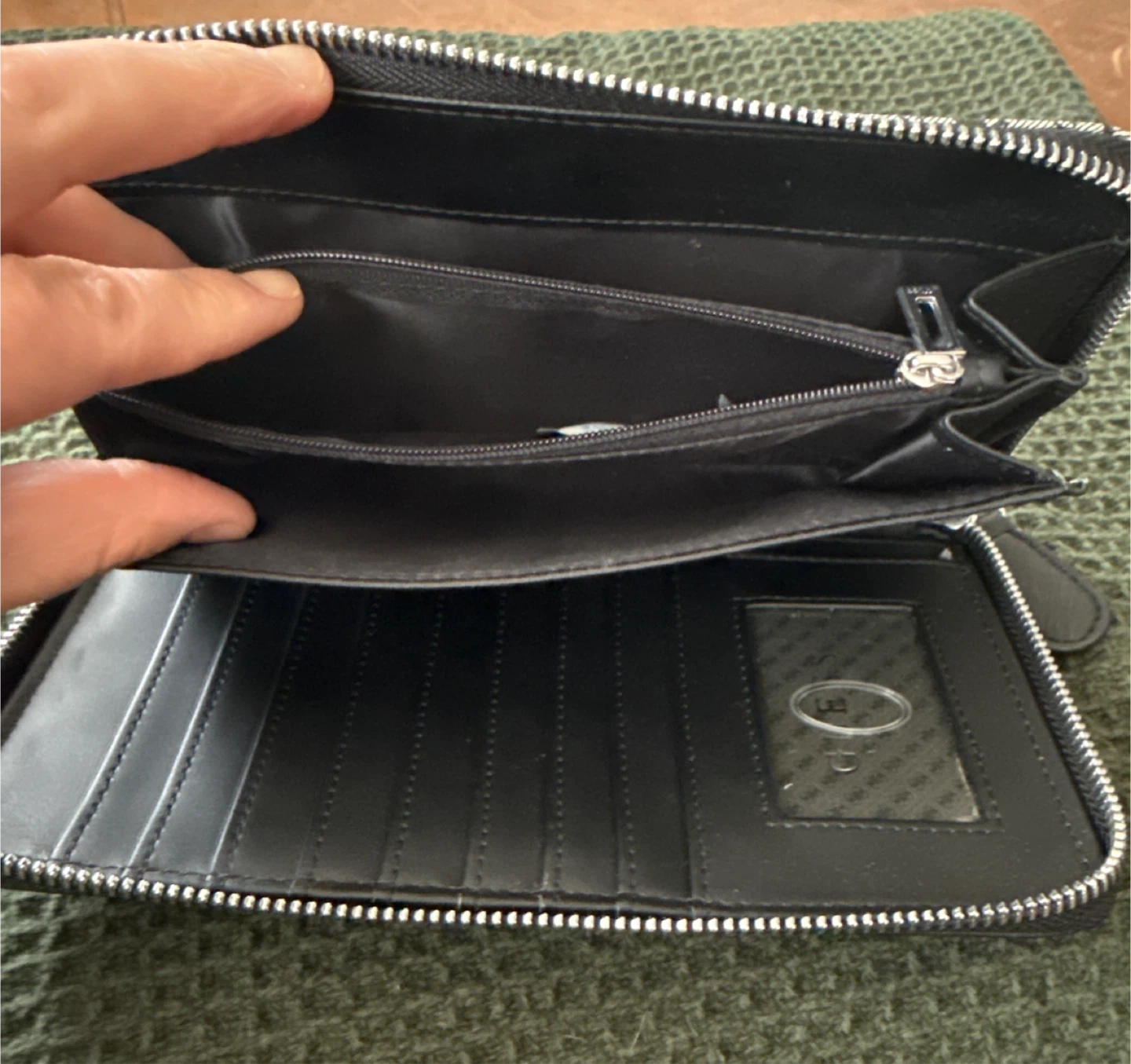 USED- GUESS Logo Print Zip Around Wallet. - photo 5