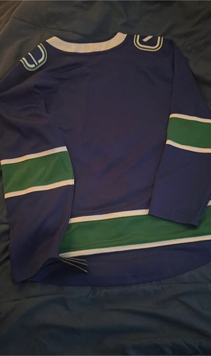 Fanatics Vancouver Canucks NHL Jersey - Royal Blue - Large - photo 2