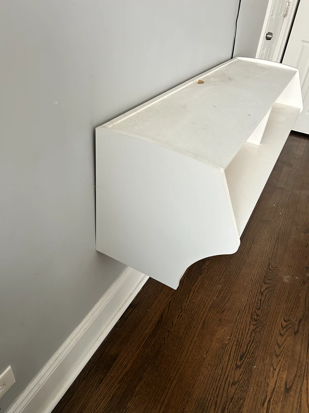 White Wall-Mounted Shelf Unit - photo 3