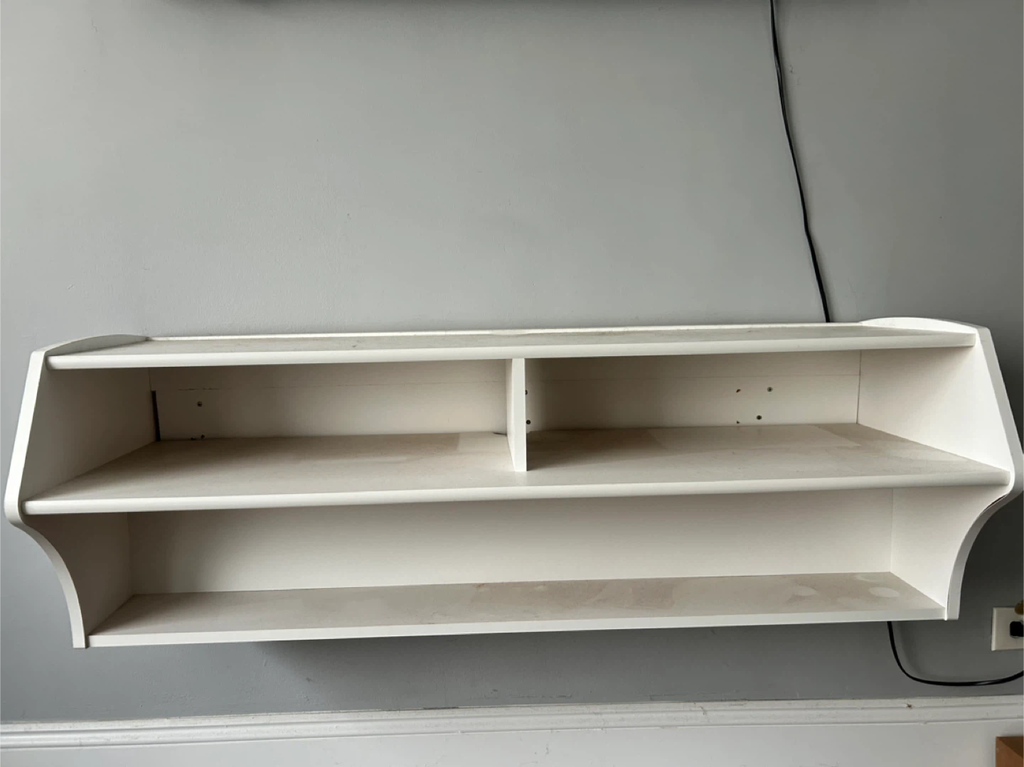 White Wall-Mounted Shelf Unit - photo 5