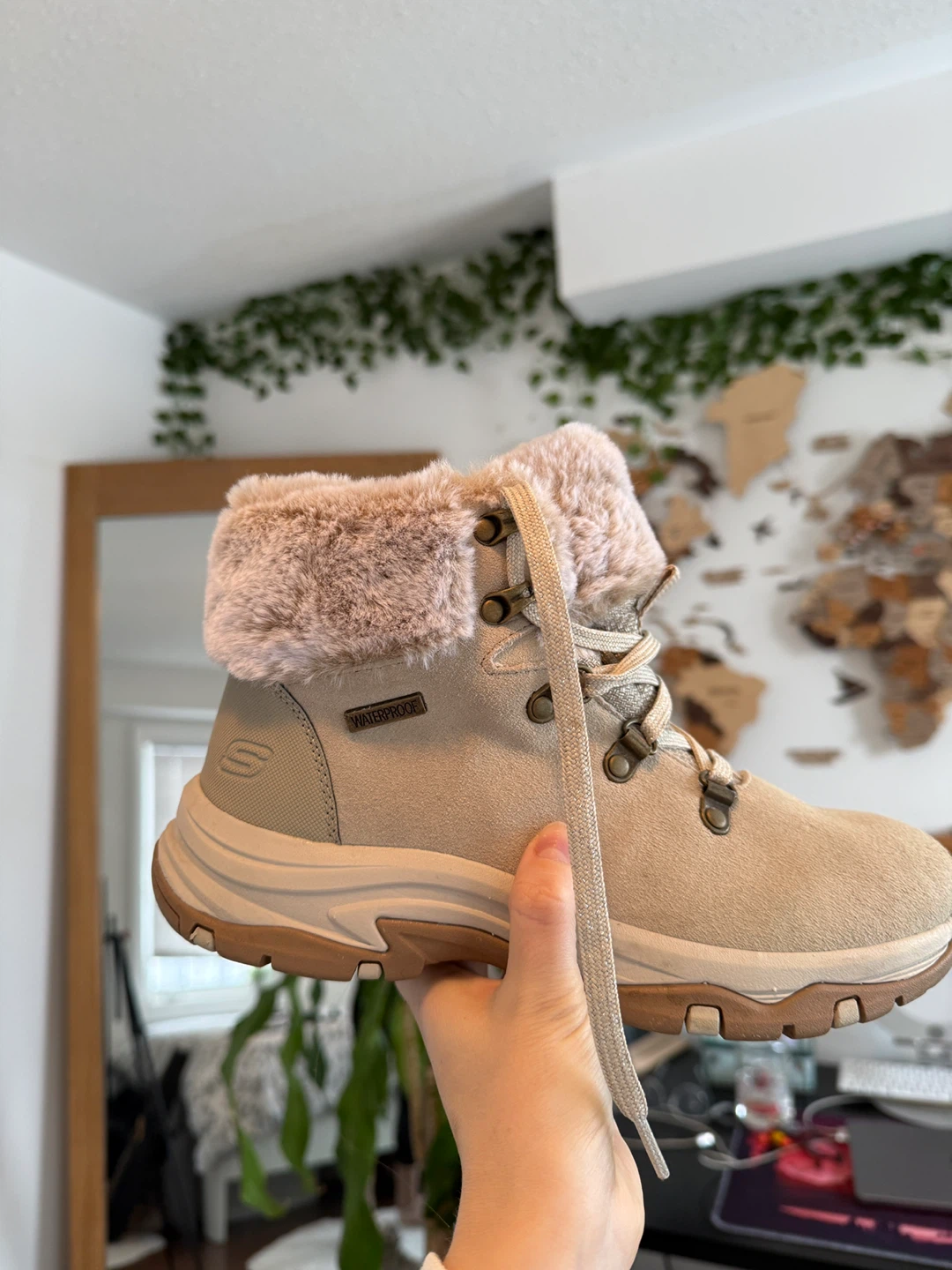 NEW Skechers Waterproof Winter Boots - Size 6.5 - photo 3