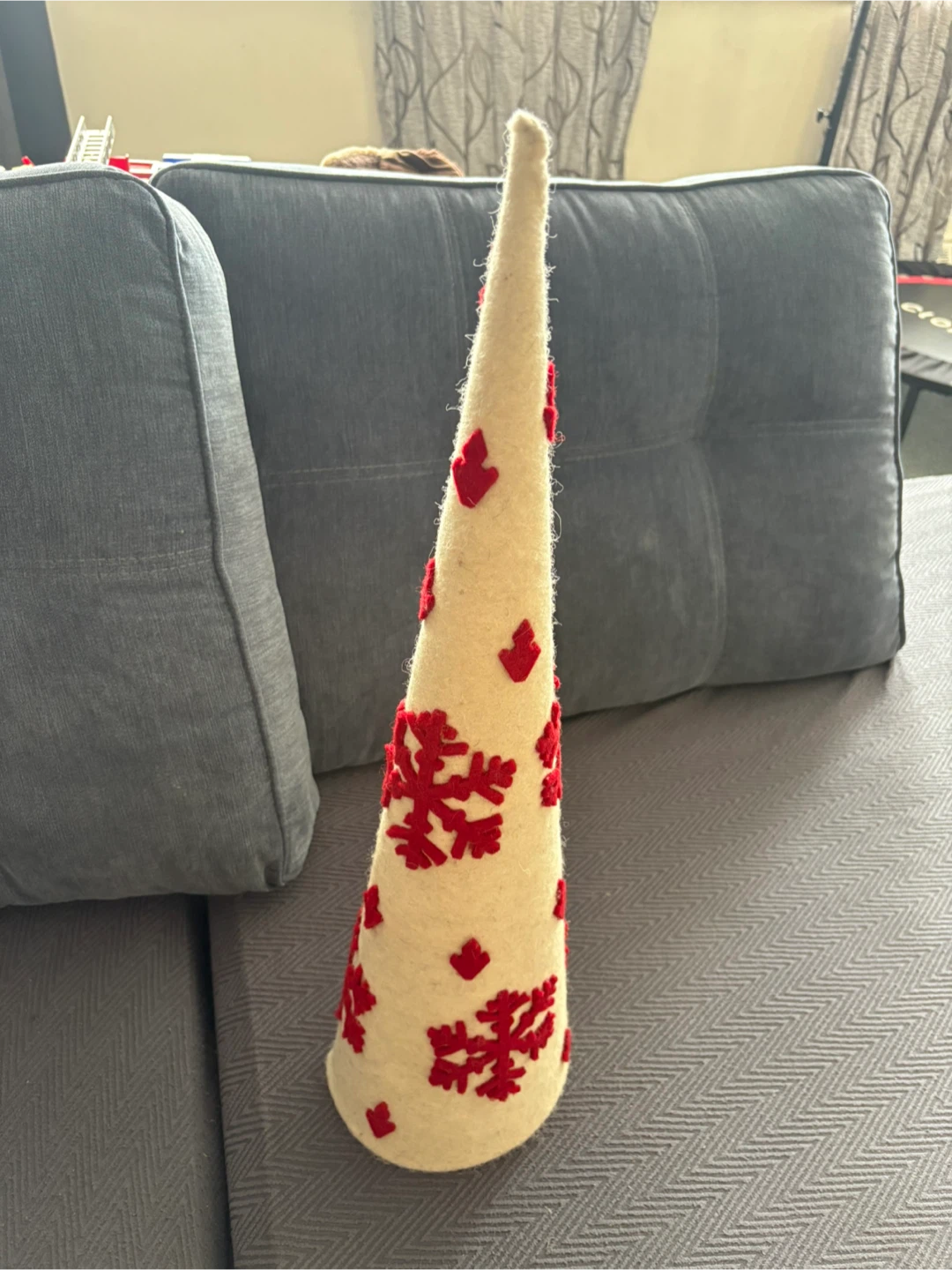 🏆 Felt Christmas Tree Decor with Snowflakes