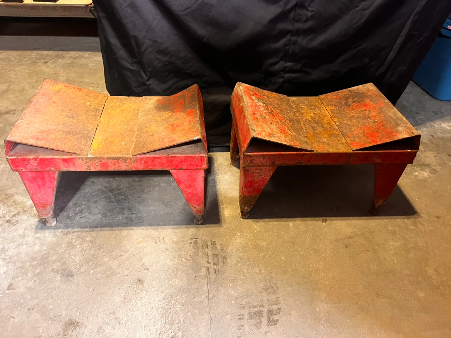 Pair of Red Metal tires  Stands
