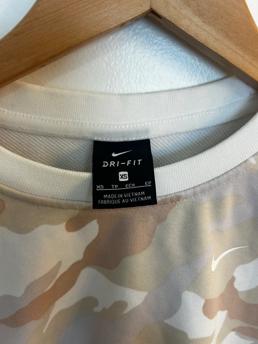 Nike Dri-Fit Camo Crewneck Sweatshirt - Women's XS - photo 2