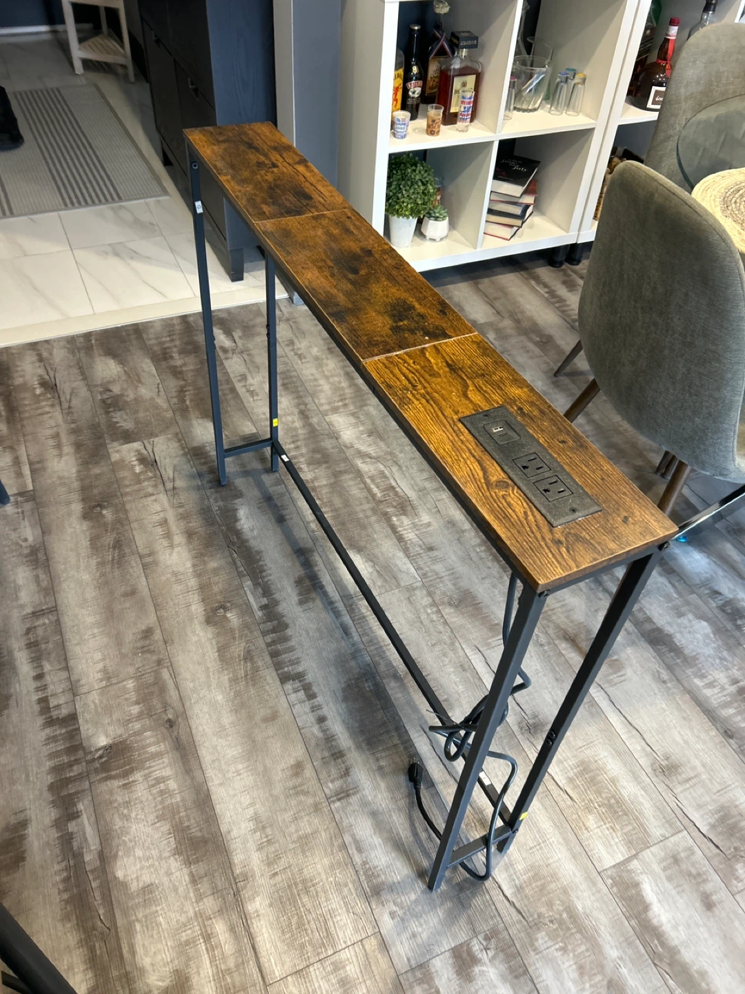 Sleek Console Table with Built-in Power Outlets 🏆 - photo 2