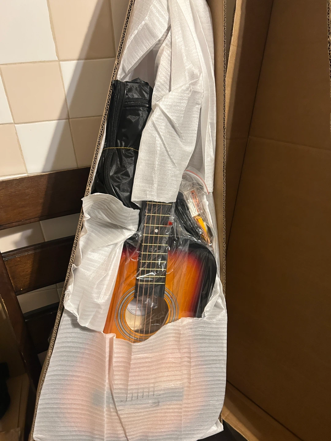 Fishtail Acoustic Guitar - Beginner