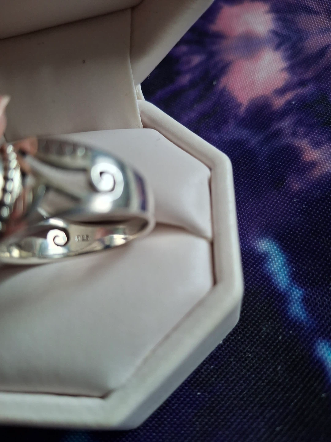 Silver ring with blue stone (stamped 925) - photo 3