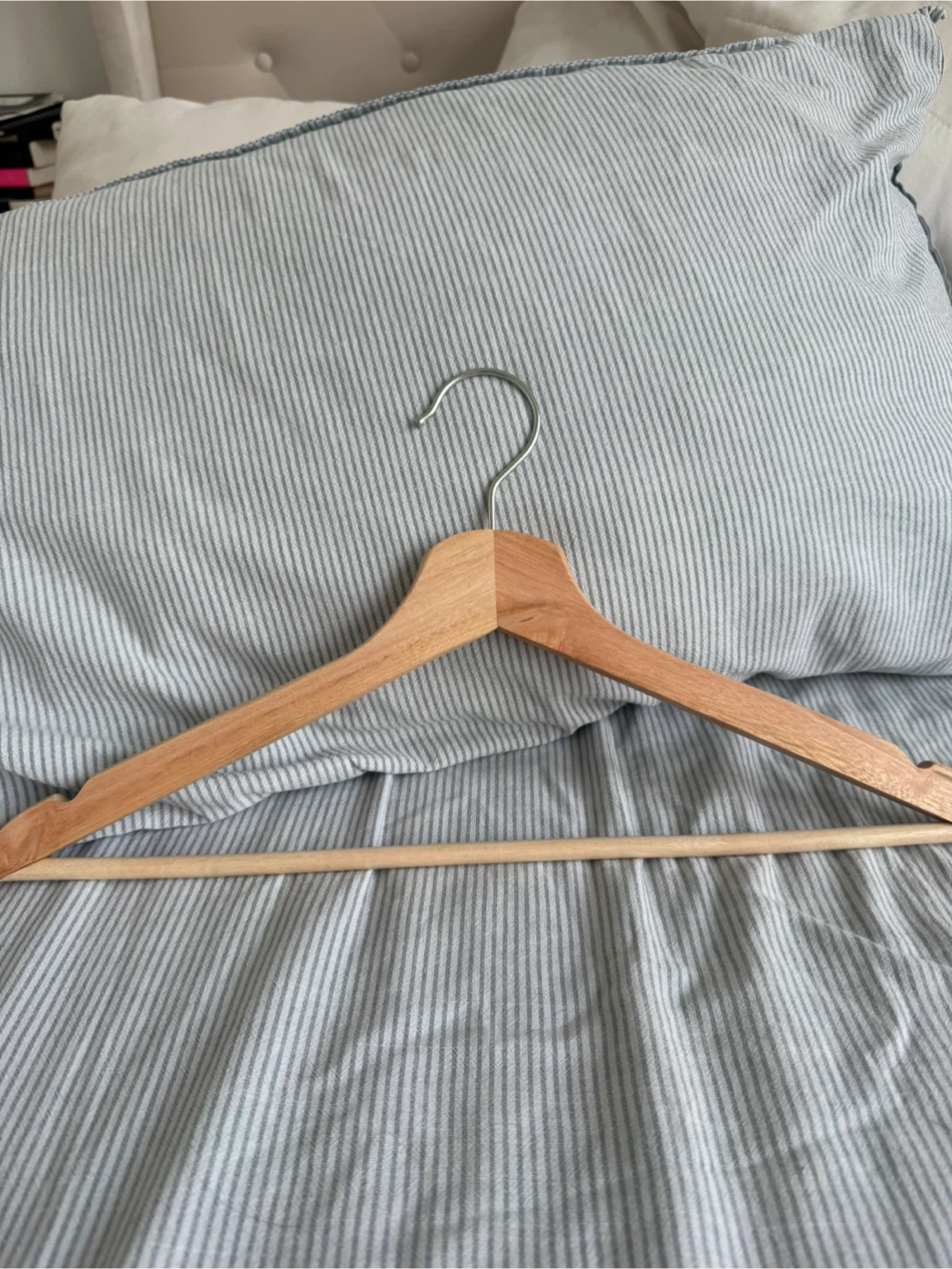 Wooden Clothes Hangers - Set of 31 - photo 2