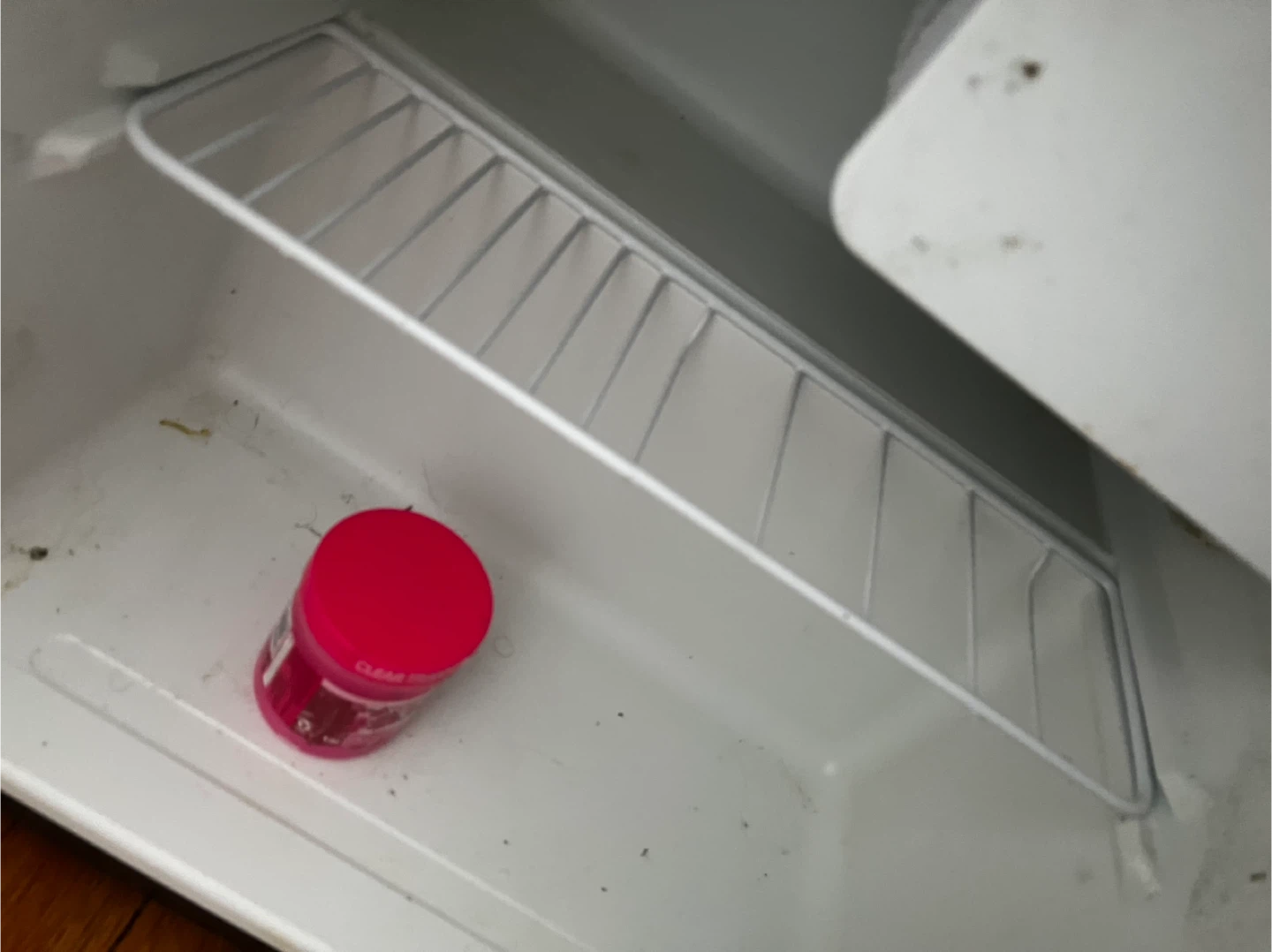 Magic Chef Mini Fridge - photo 3