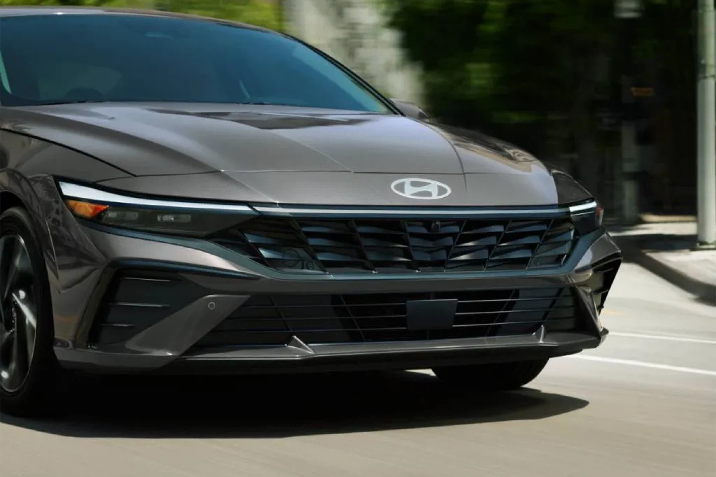 2025 Hyundai Elantra Luxury two tone