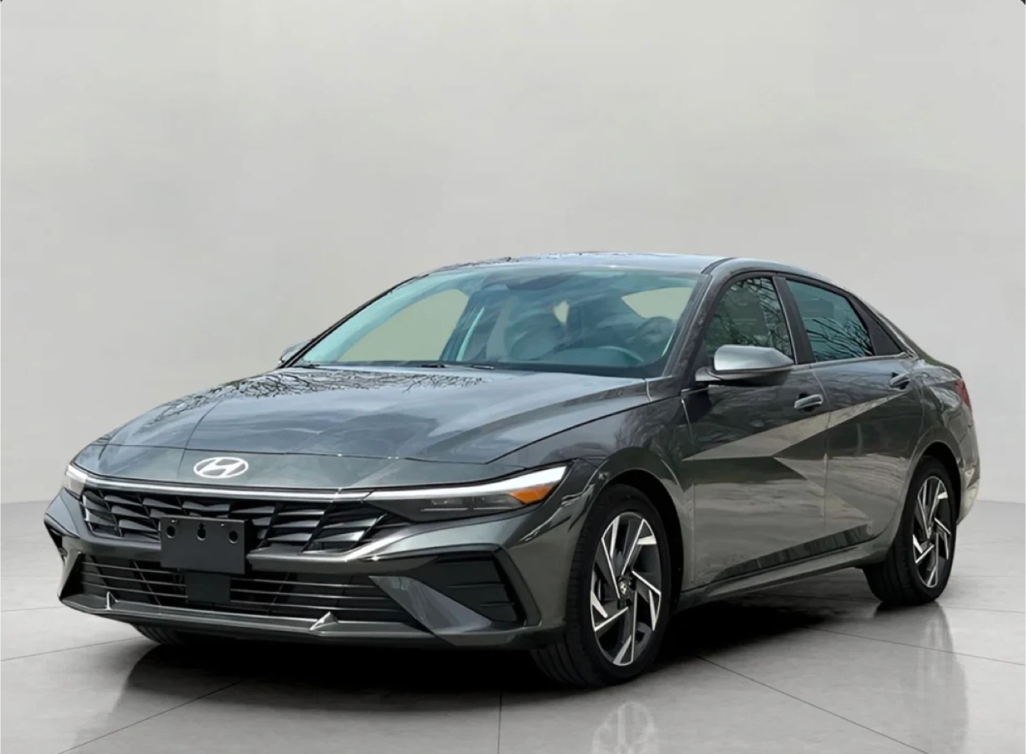 2025 Hyundai Elantra Luxury two tone - photo 3