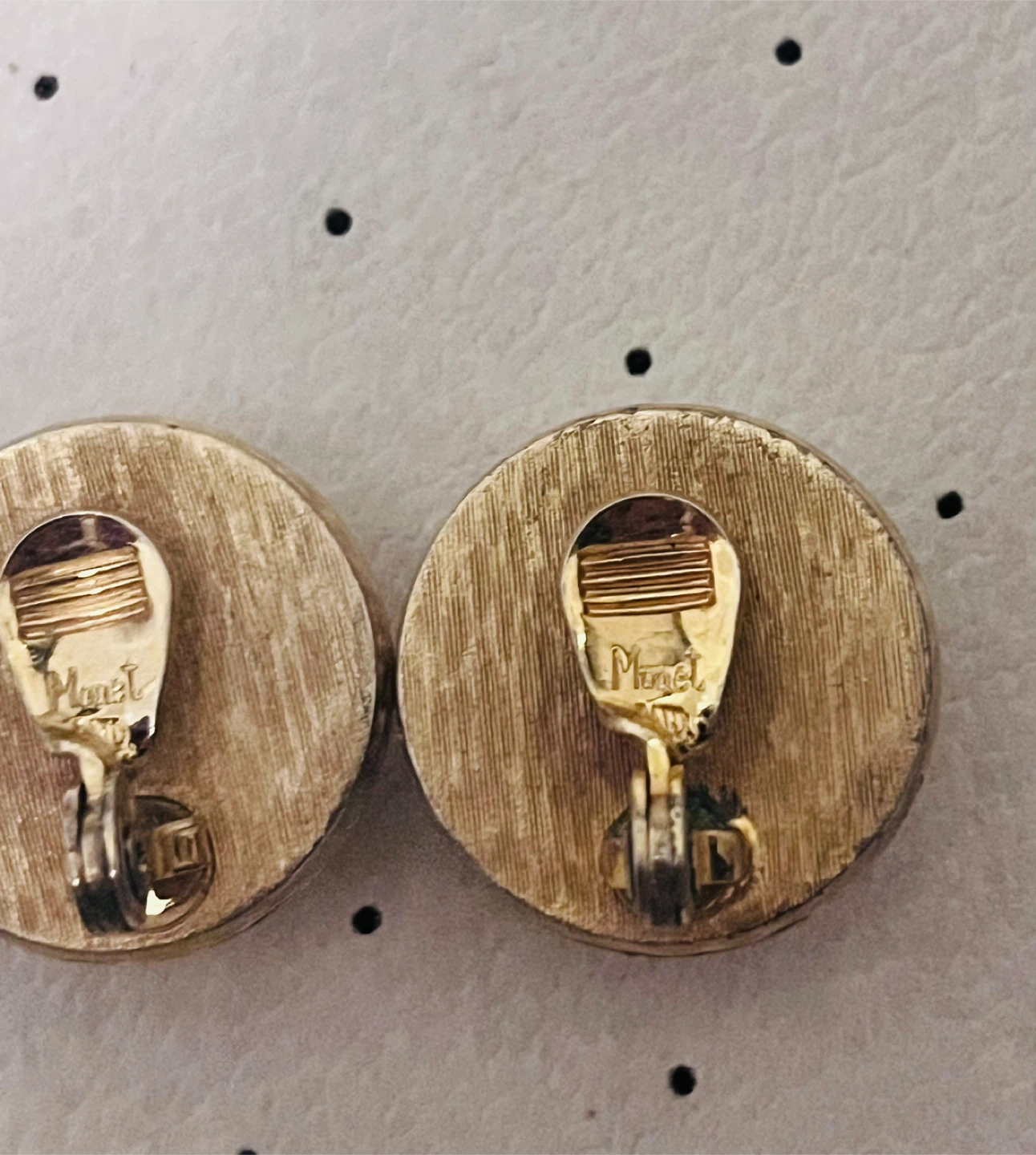 Vintage Monet Clip-On Earrings - White Cabochon - photo 2