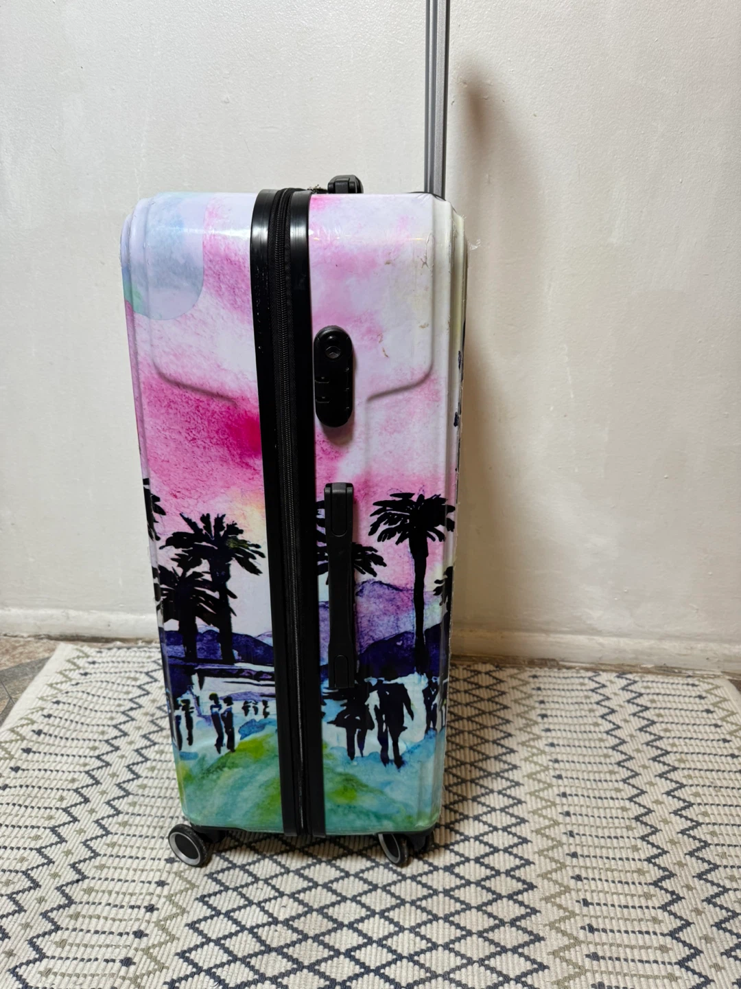 Hard Shell Wheeled Luggage - Ferris Wheel Design - photo 3