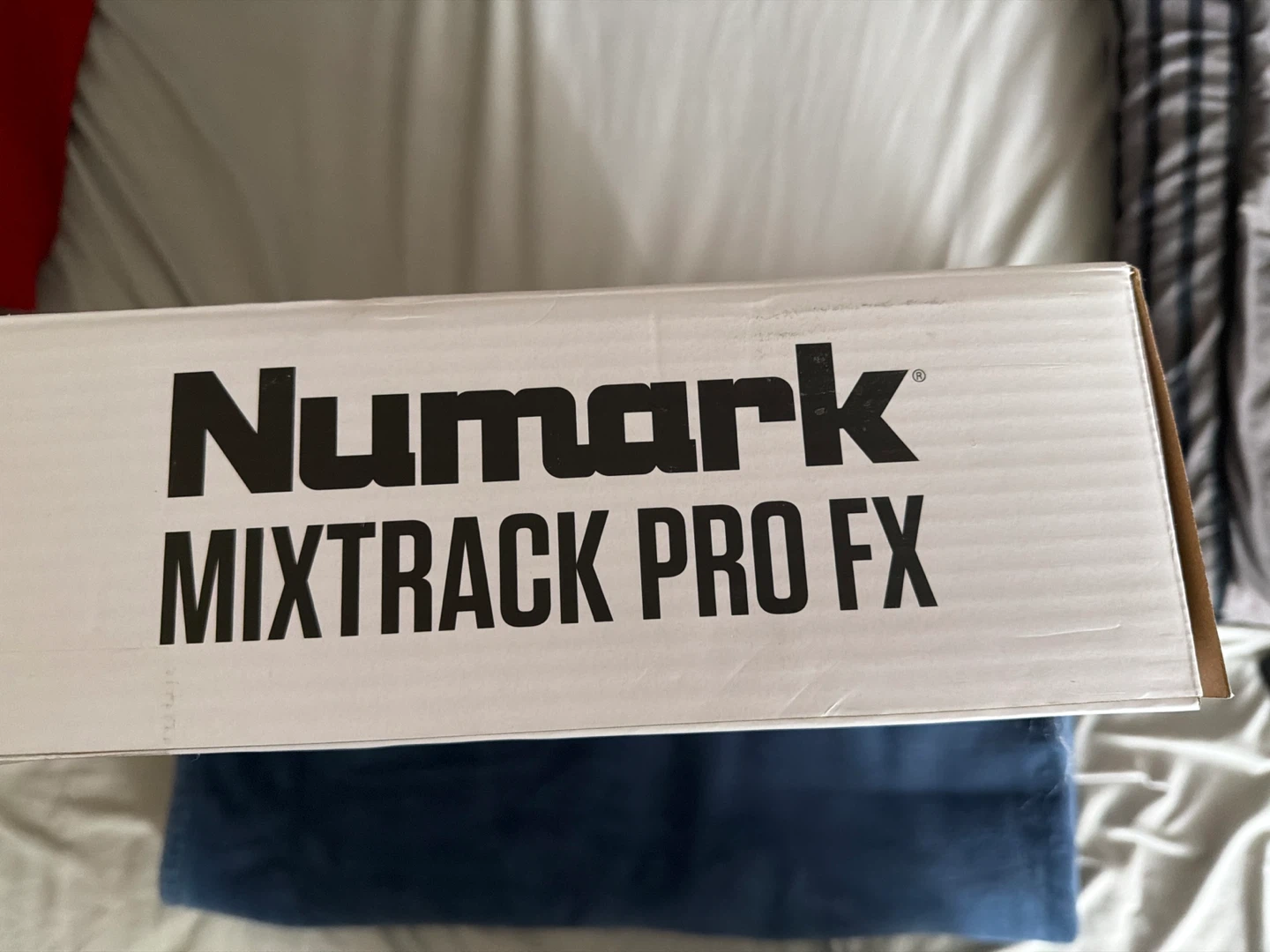 Numark Mixtrack Pro FX DJ Controller - photo 3
