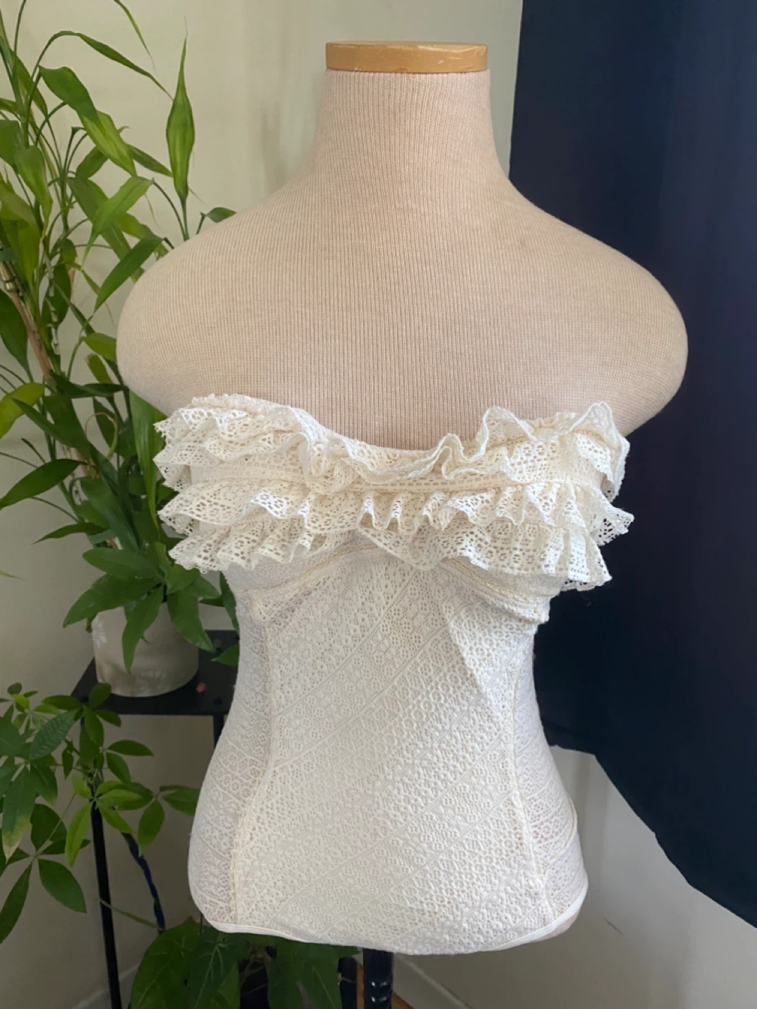 Juicy Couture Cream Lace Bodysuit XS - photo 2