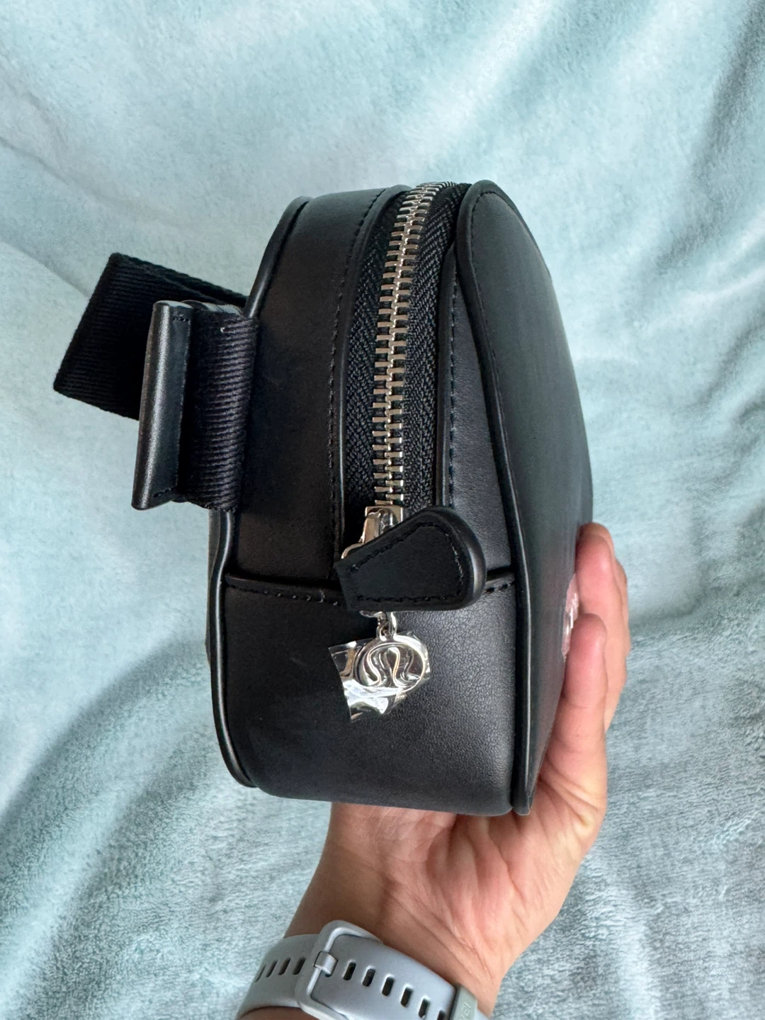 Lululemon Everywhere Belt Bag - Black Leather - photo 3