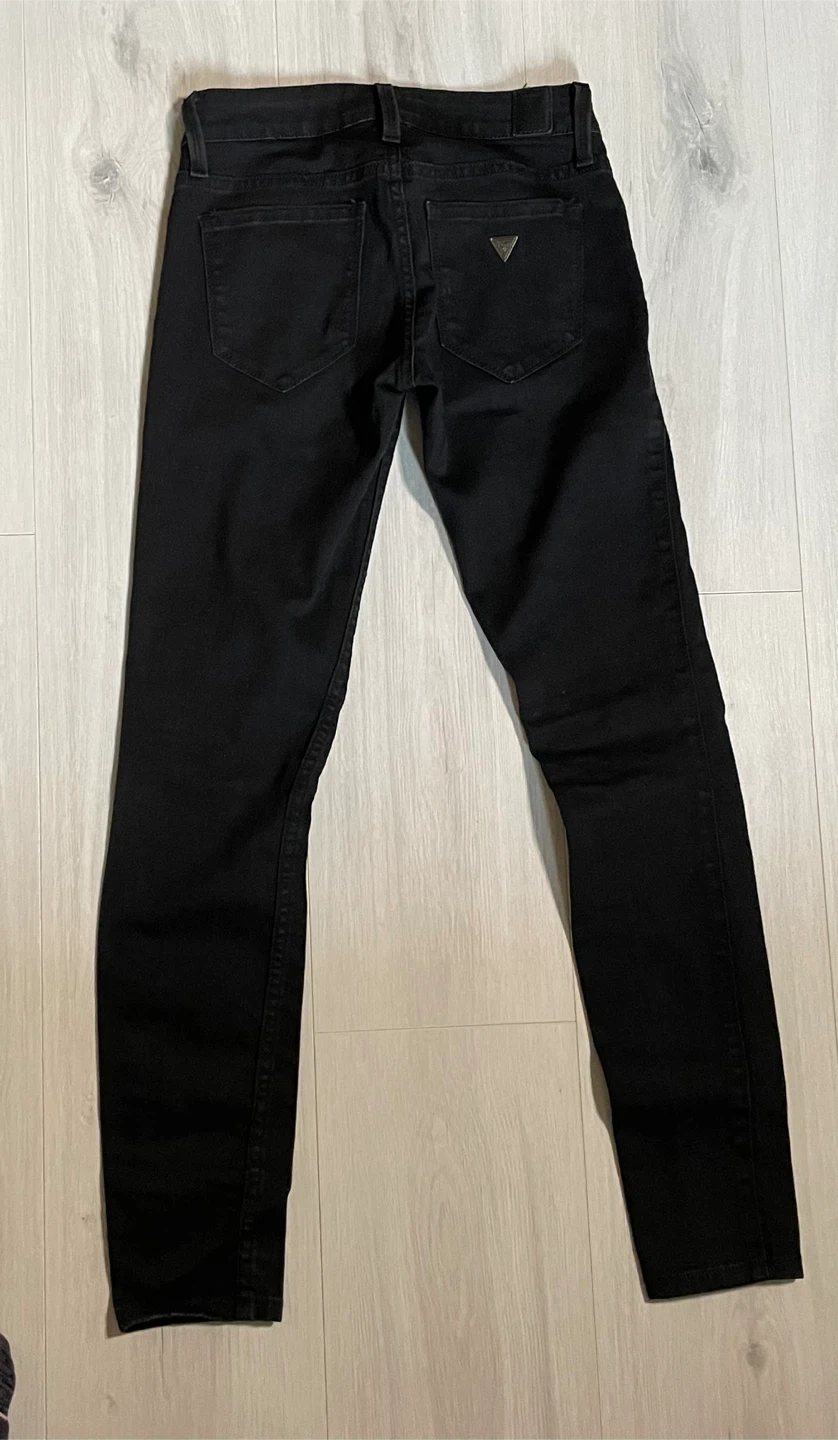 ✨ Guess Black Jeans – Women’s Size 24 🏆 - photo 2