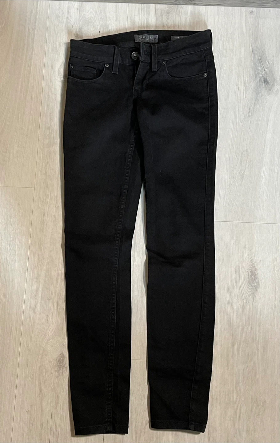 ✨ Guess Black Jeans – Women’s Size 24 🏆