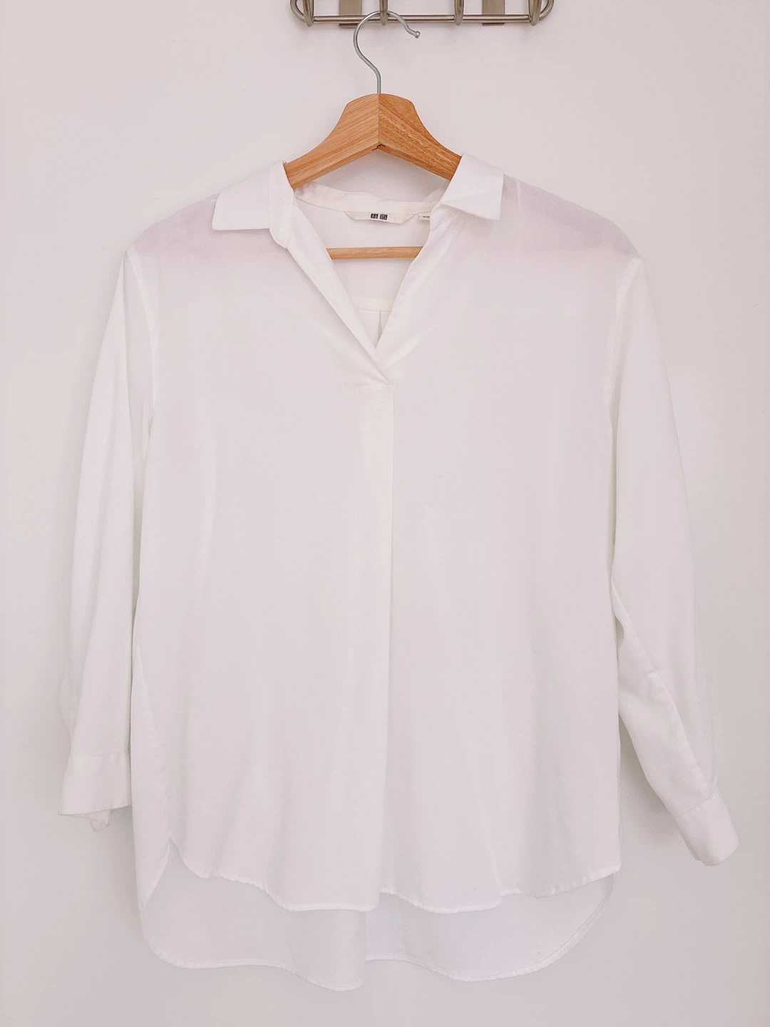 UNIQLO White Button-Up Shirt