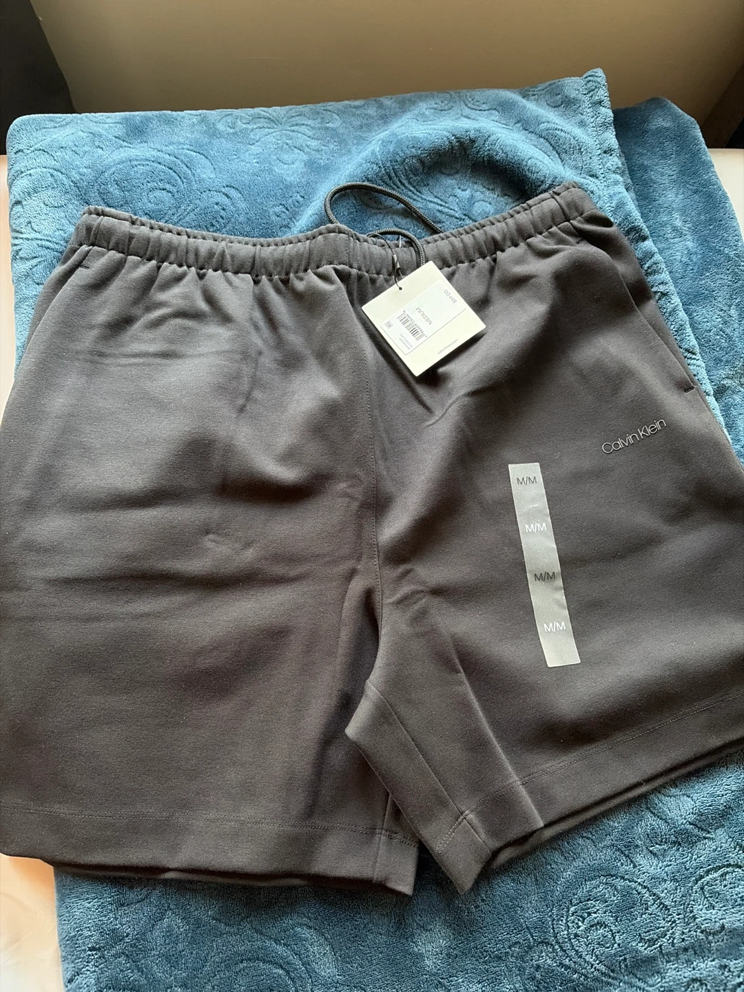 Calvin Klein Men's Black Shorts - Medium