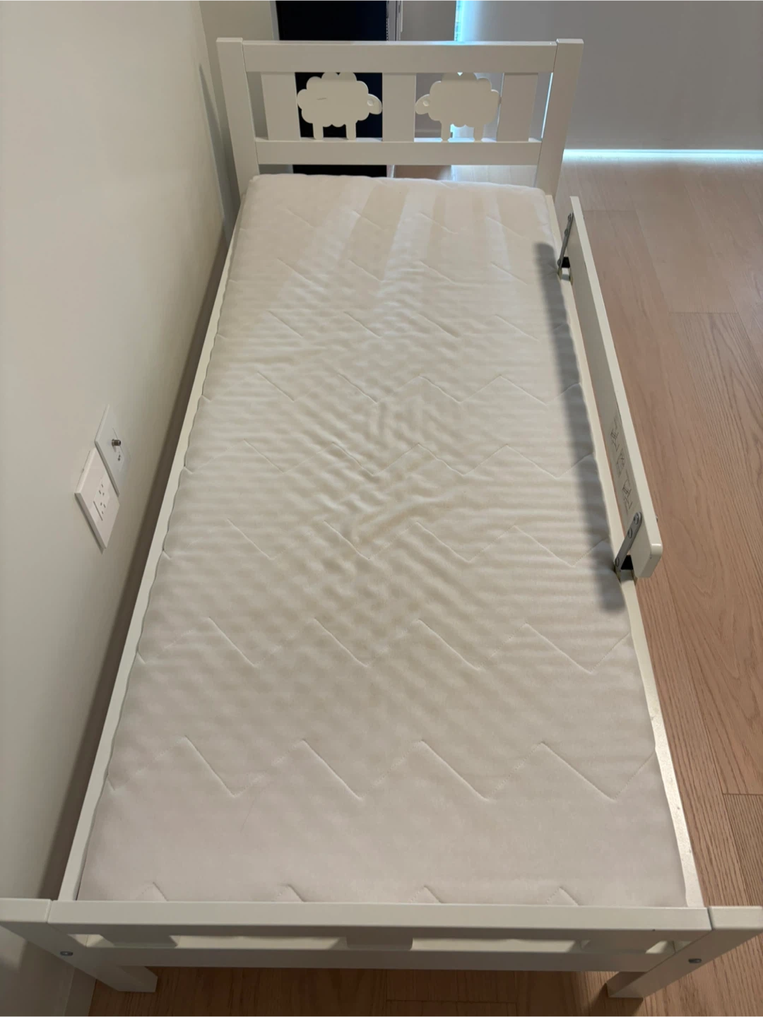 IKEA Kritter junior bed with mattress/frame/base/rail - photo 2