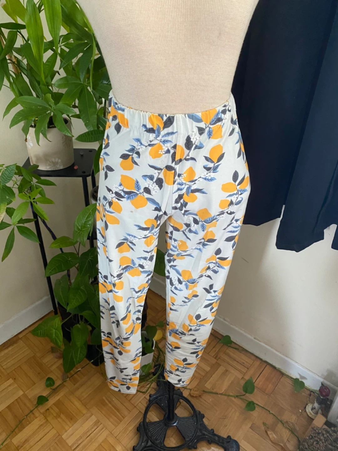 Women's Lemon Print Pajama Pants