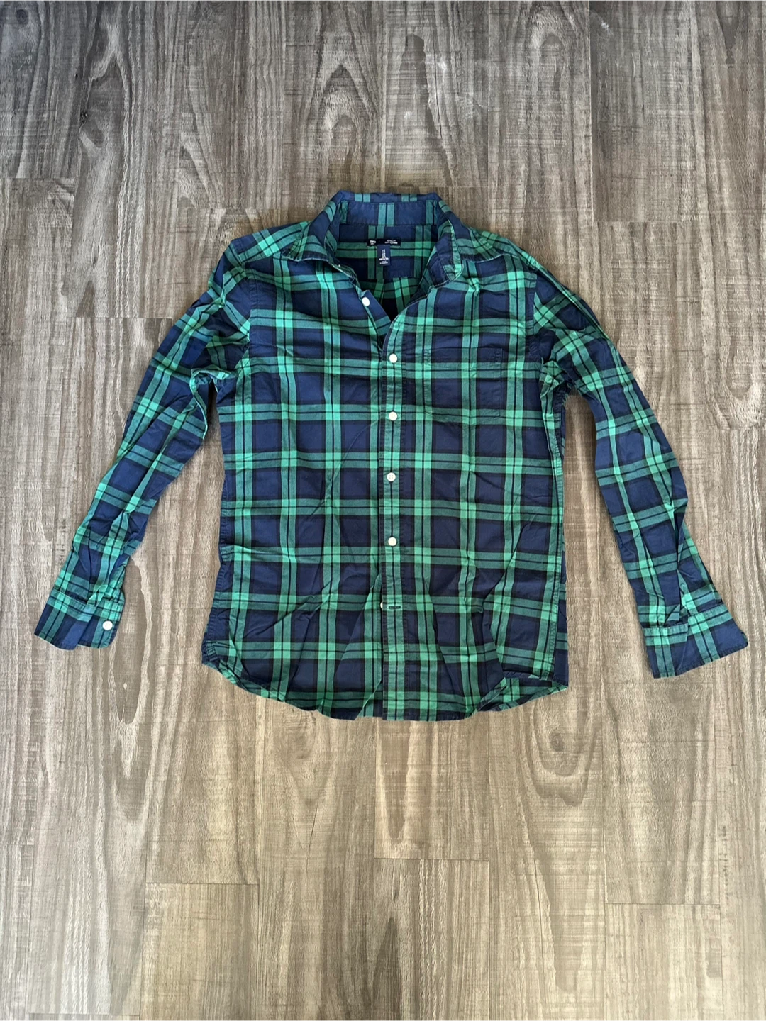 GAP Plaid Button-Up Shirt